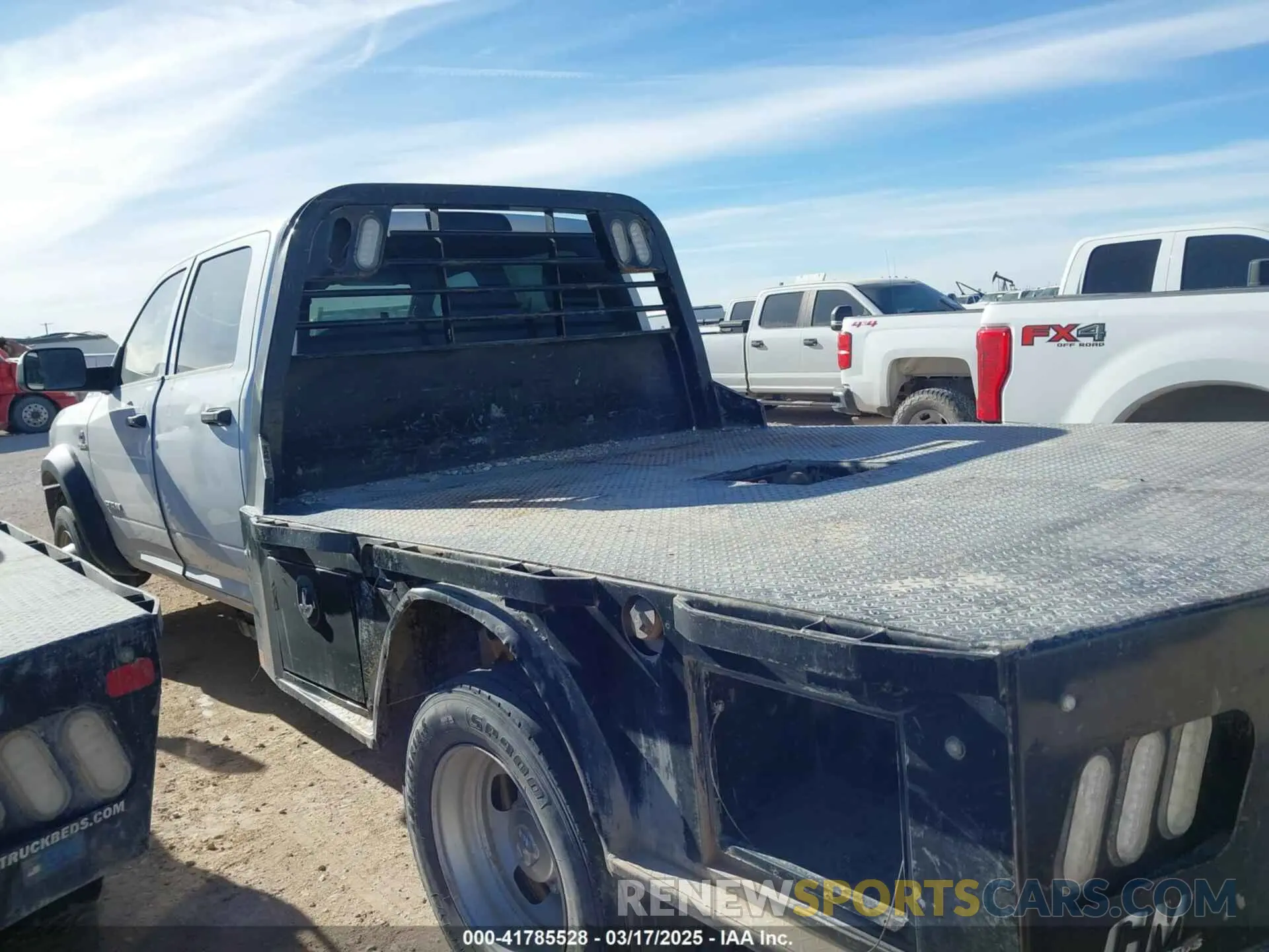 14 fotografías del automóvil dañado 3C7WRLEL4MG535874 RAM 4500 CHASSIS 2021