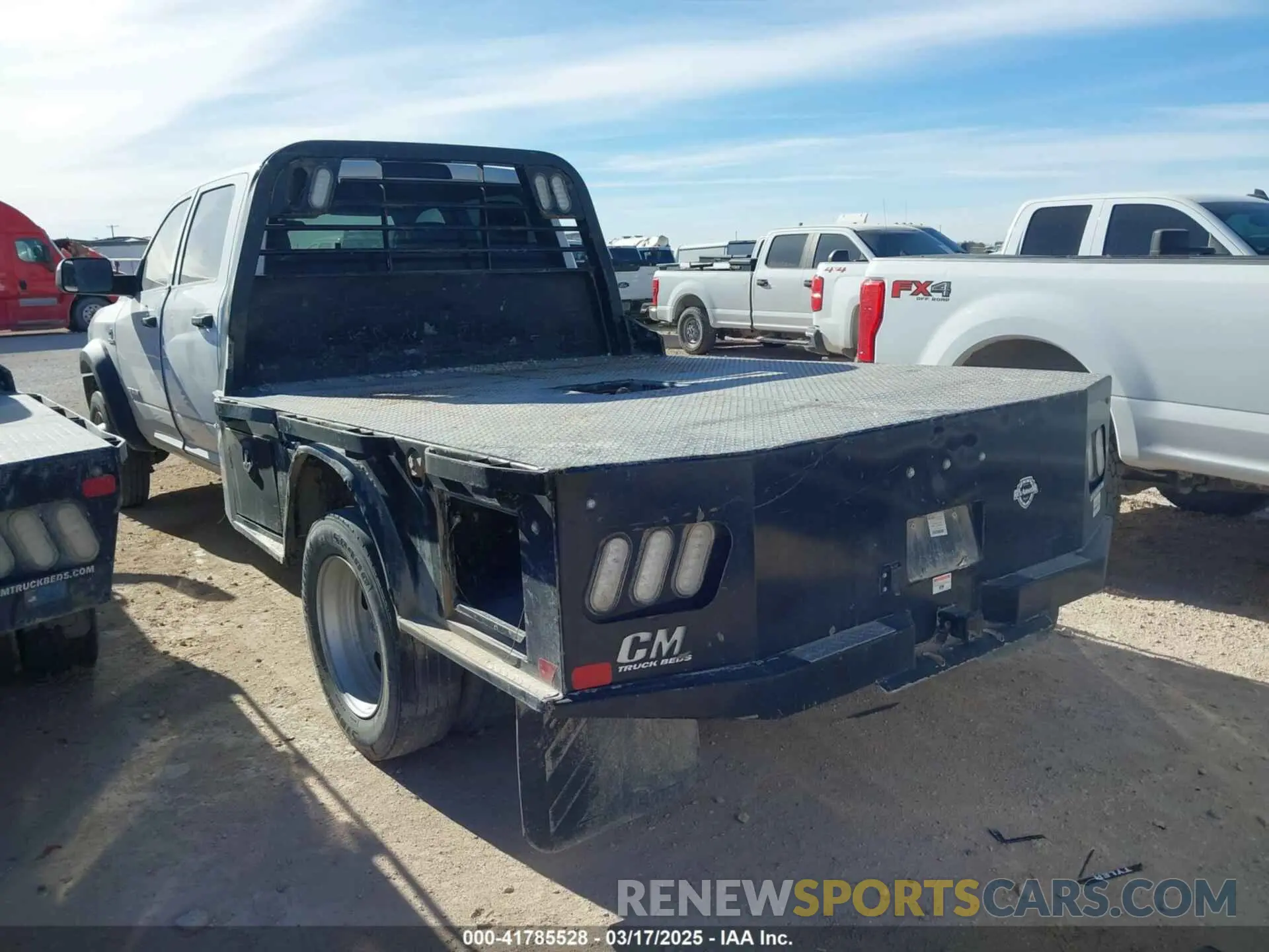 3 fotografías del automóvil dañado 3C7WRLEL4MG535874 RAM 4500 CHASSIS 2021