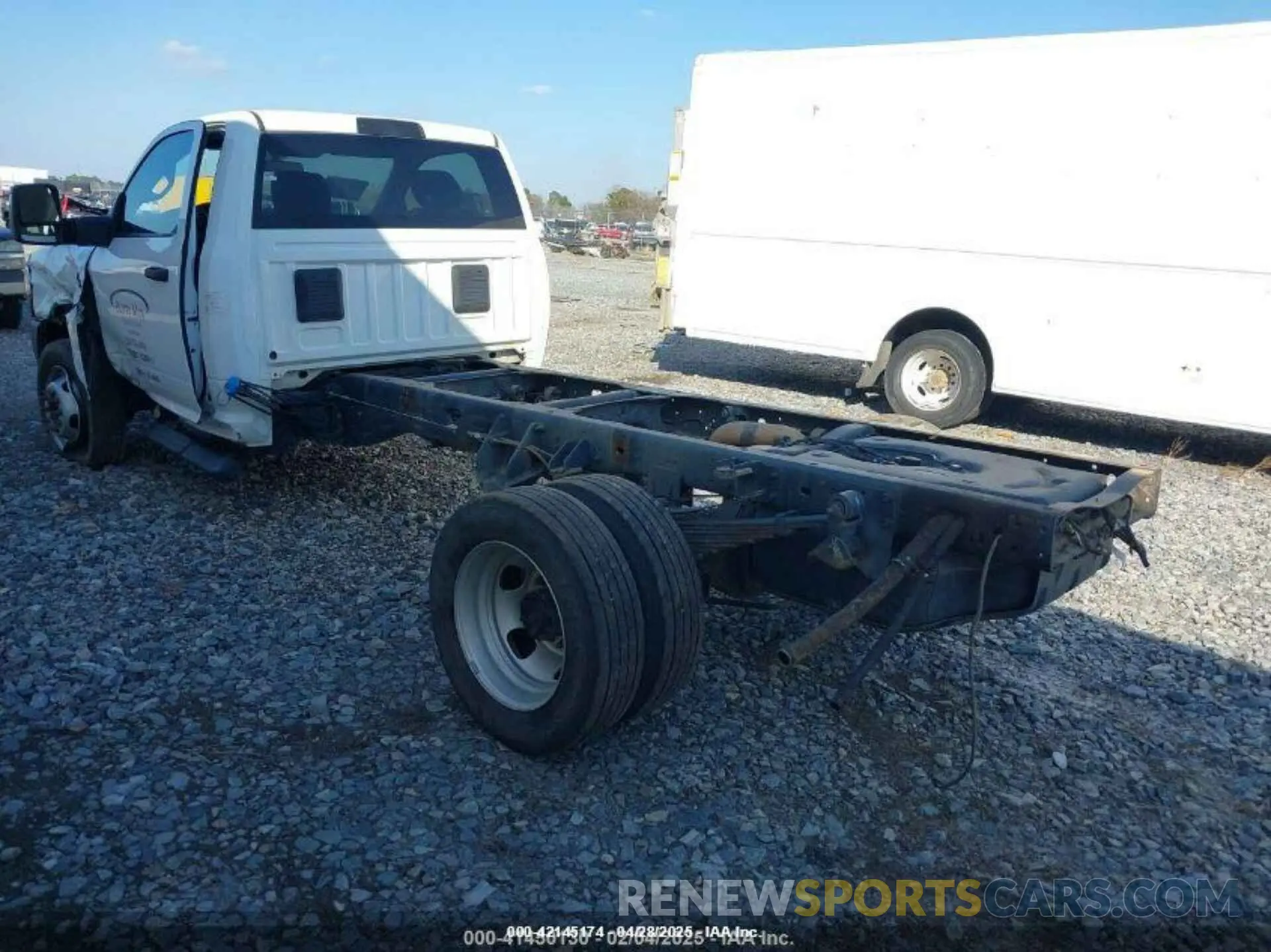 3 fotografías del automóvil dañado 3C7WRKBL4RG174815 RAM 4500 CHASSIS 2024