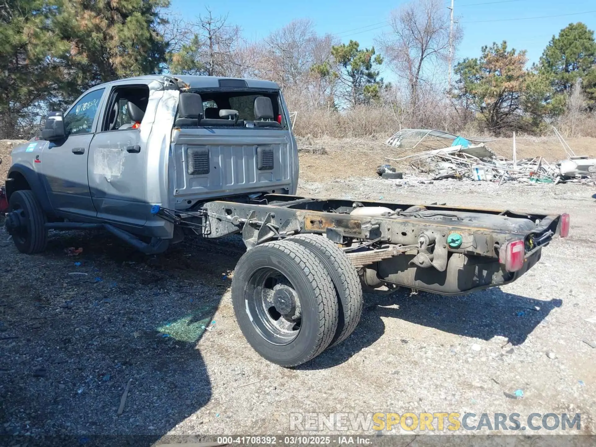 3 fotografías del automóvil dañado 3C7WRKEL8RG146995 RAM 4500 CHASSIS 2024
