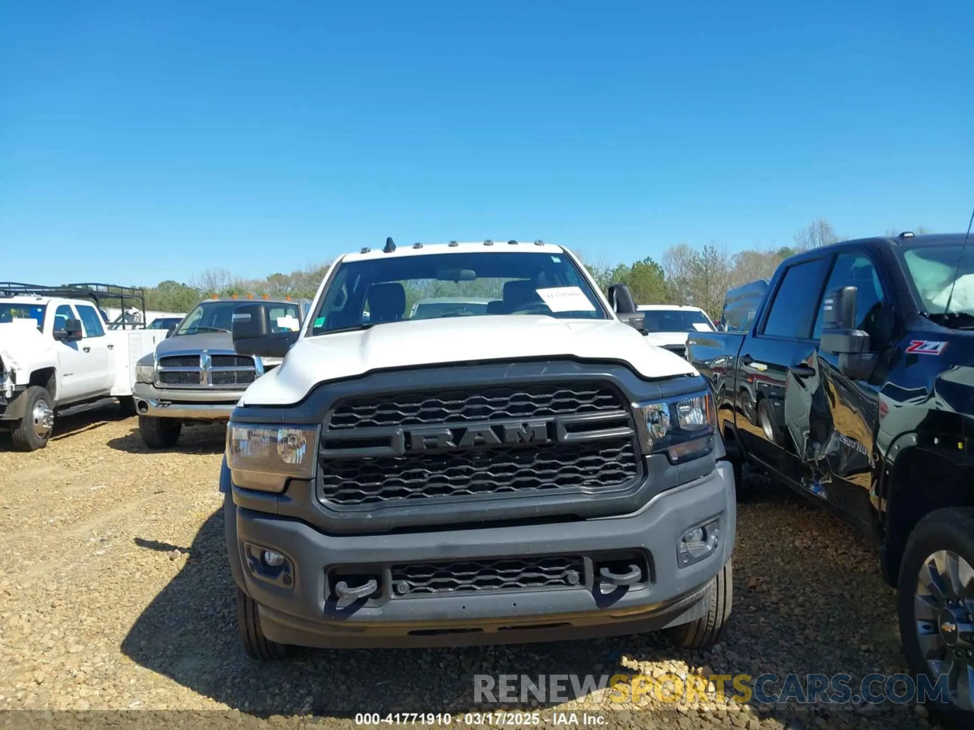 13 fotografías del automóvil dañado 3C7WRLFL0RG204831 RAM 4500 CHASSIS 2024