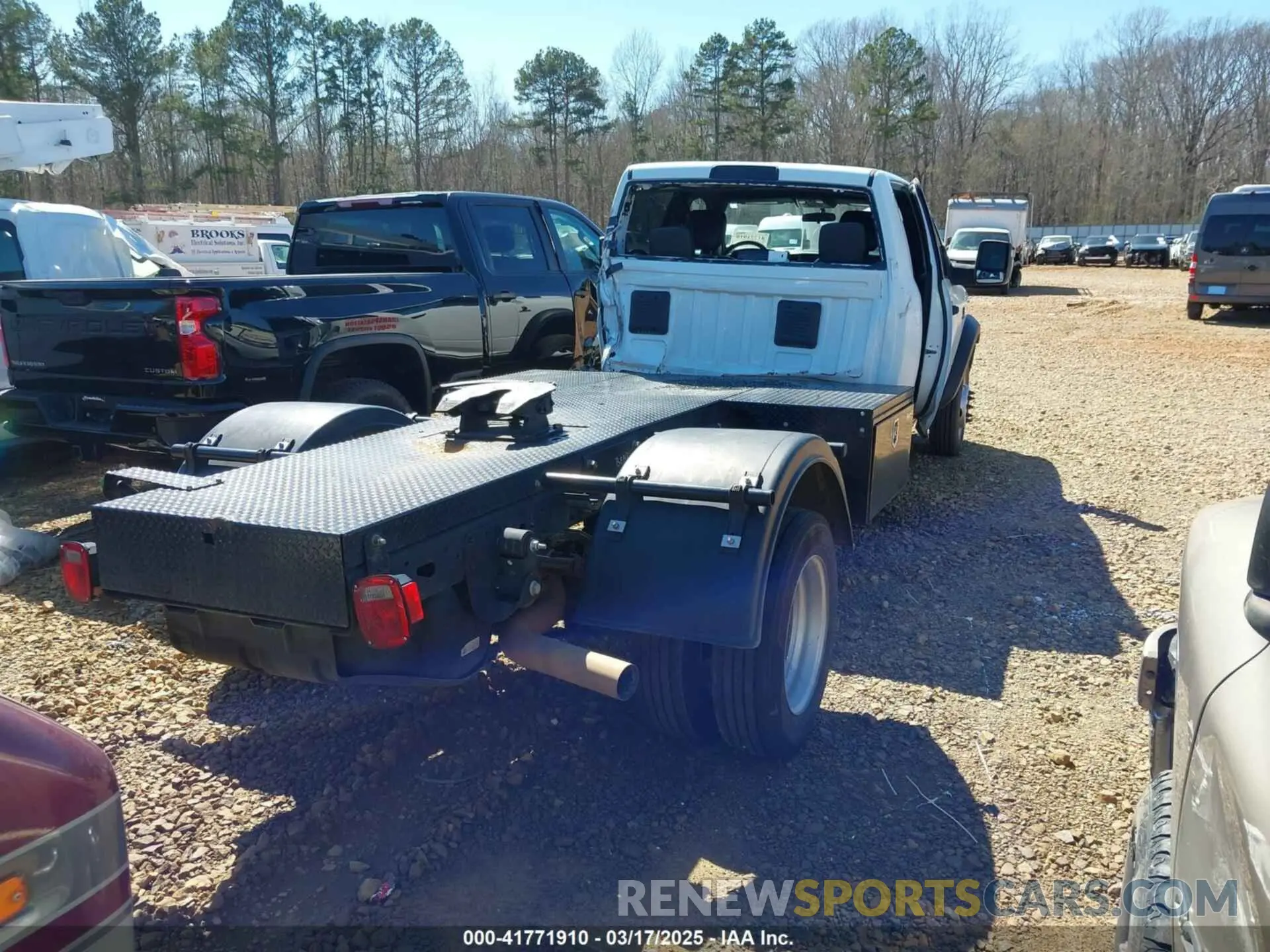 4 fotografías del automóvil dañado 3C7WRLFL0RG204831 RAM 4500 CHASSIS 2024
