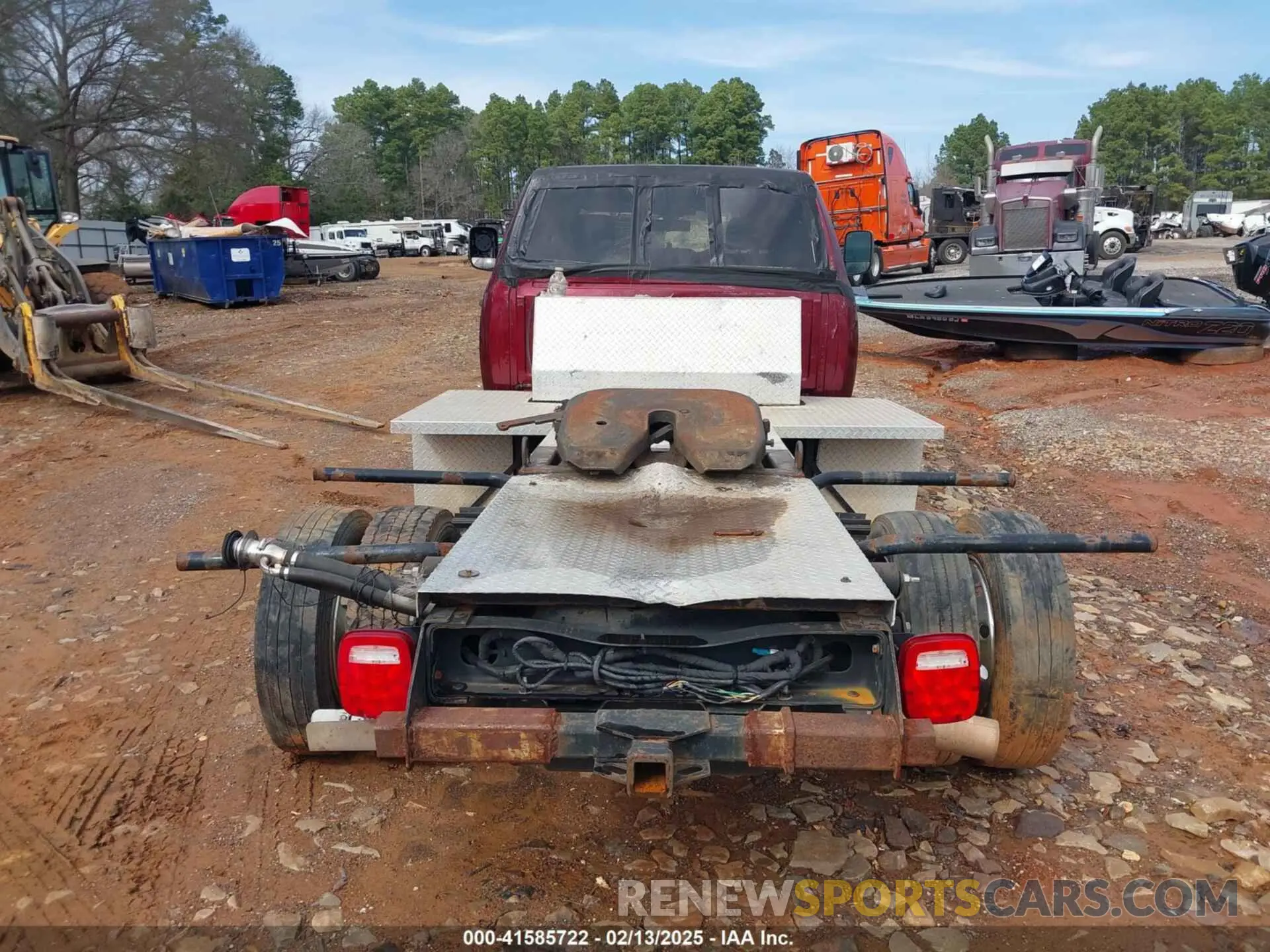 15 fotografías del automóvil dañado 3C7WRMFL7KG610360 RAM 5500 CHASSIS 2019