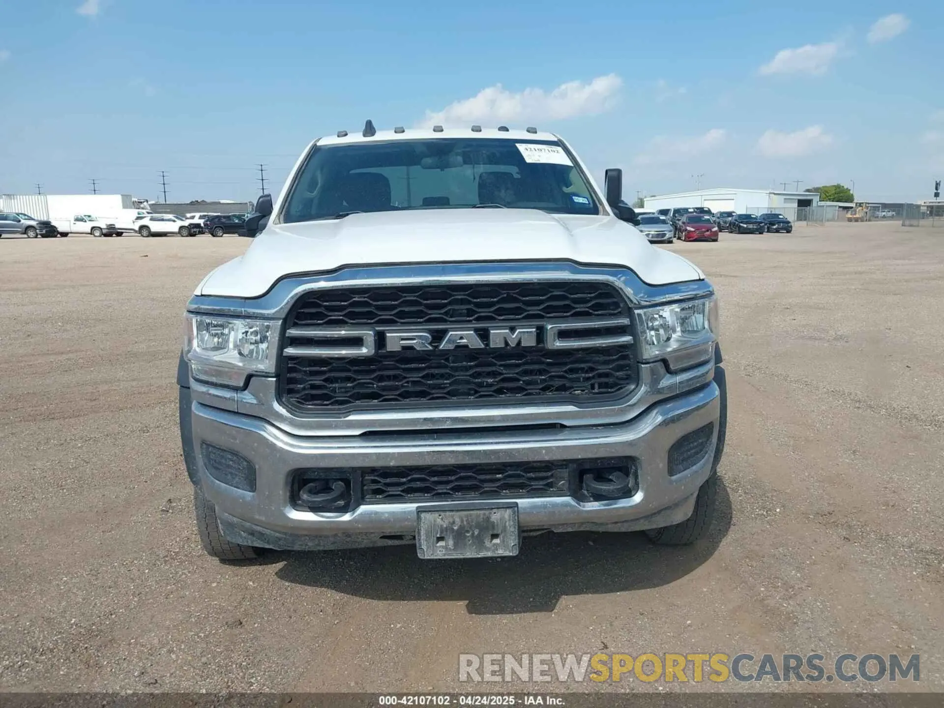 12 fotografías del automóvil dañado 3C7WRNFL4KG621614 RAM 5500 CHASSIS 2019