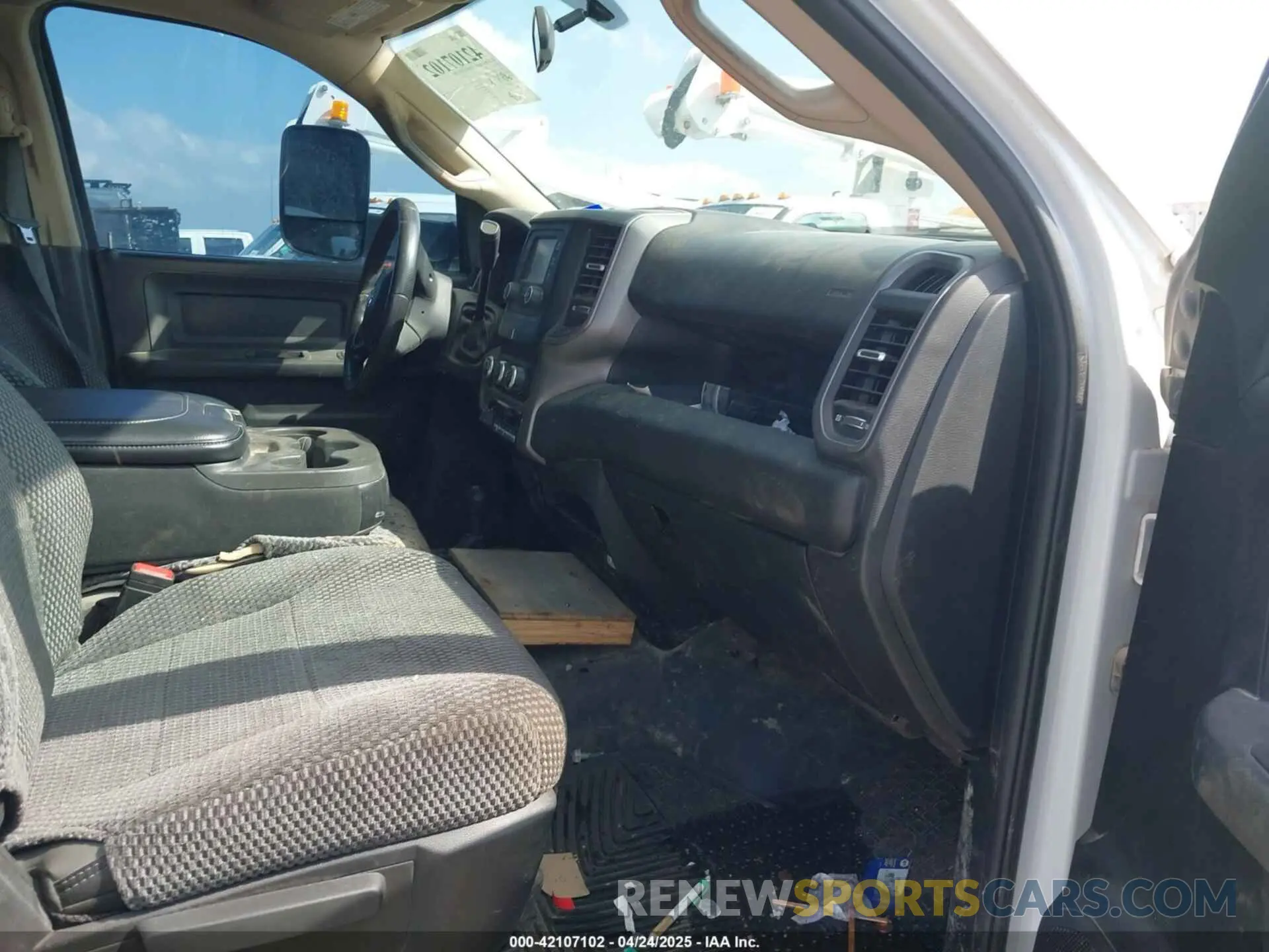 7 fotografías del automóvil dañado 3C7WRNFL4KG621614 RAM 5500 CHASSIS 2019