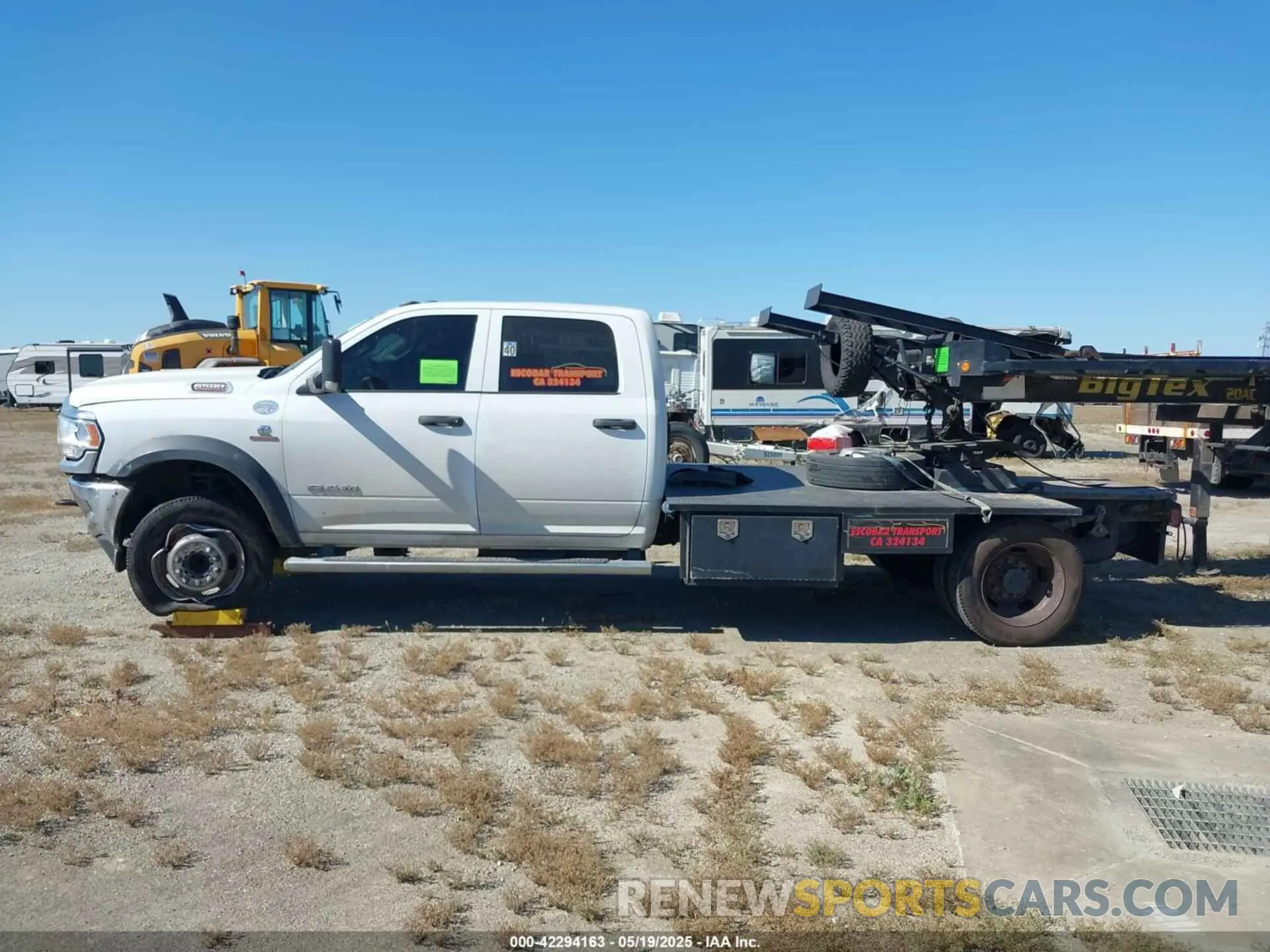 14 fotografías del automóvil dañado 3C7WRMFL7LG263680 RAM 5500 CHASSIS 2020