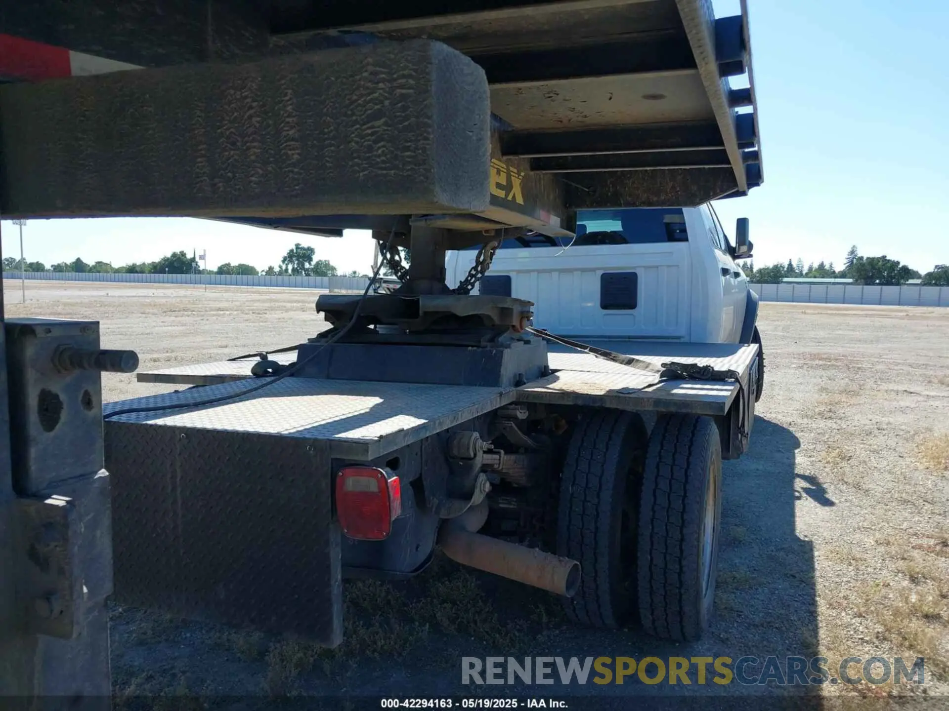 15 fotografías del automóvil dañado 3C7WRMFL7LG263680 RAM 5500 CHASSIS 2020