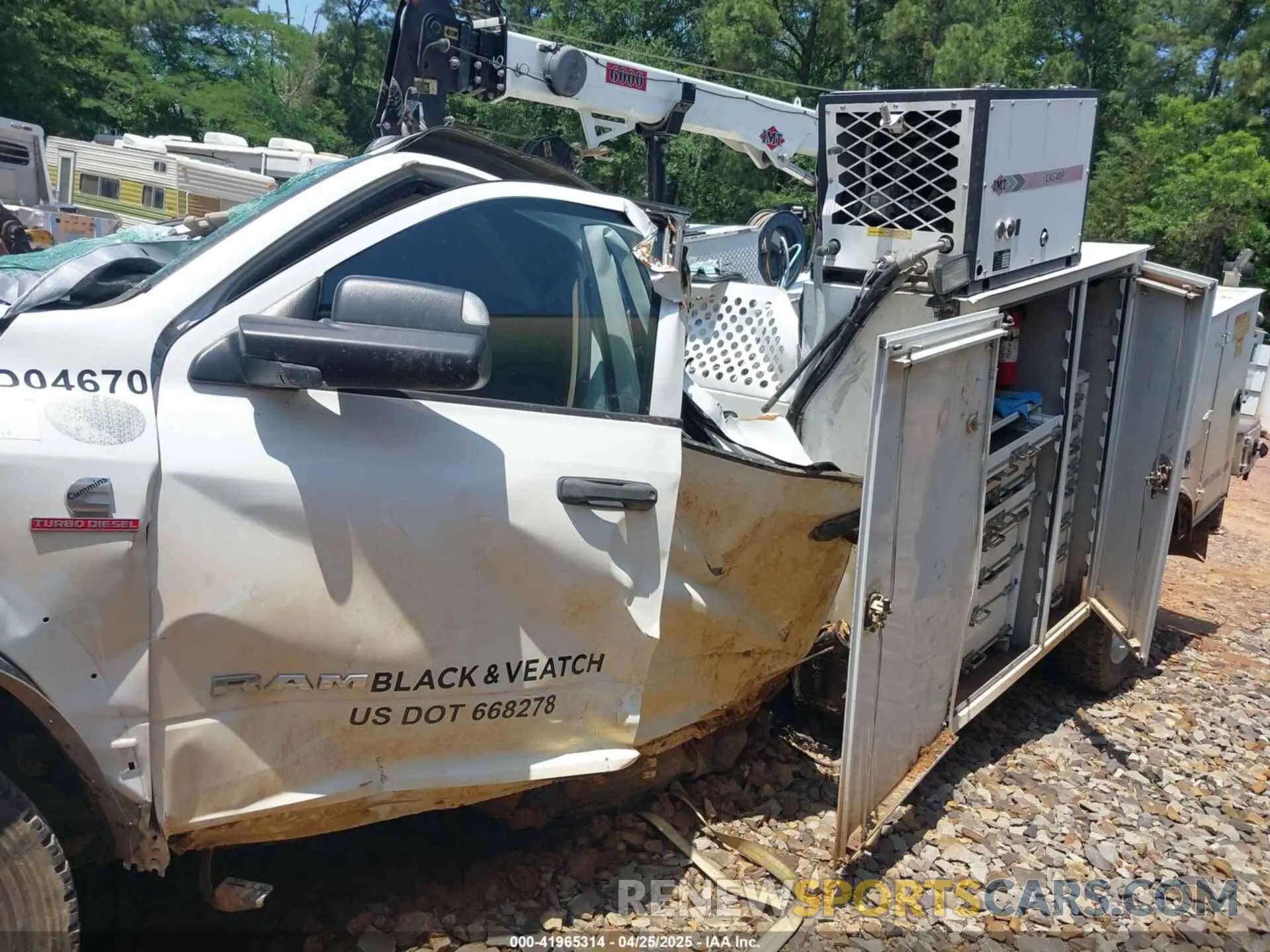 14 fotografías del automóvil dañado 3C7WRNFL1LG136462 RAM 5500 CHASSIS 2020