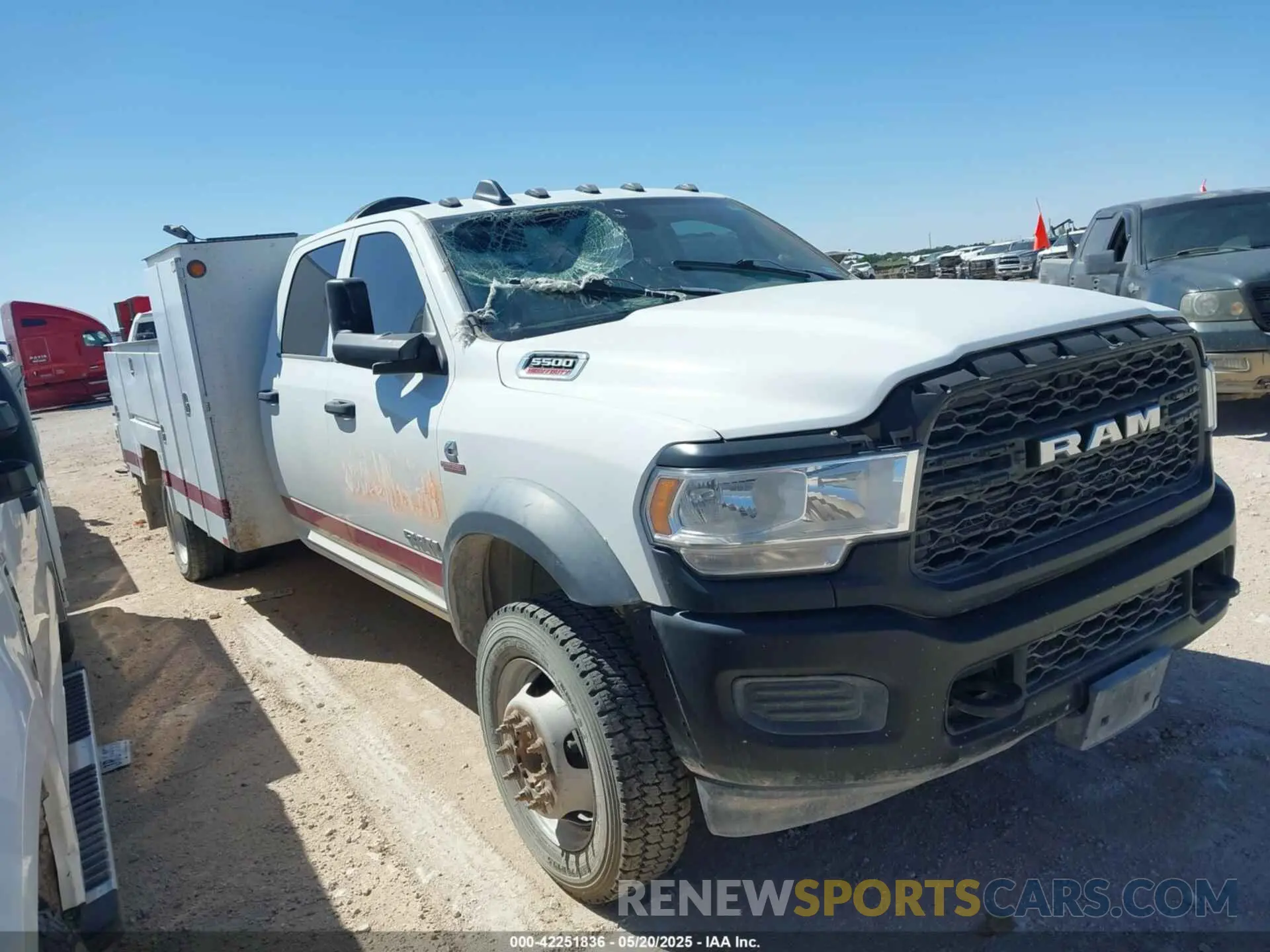 12 fotografías del automóvil dañado 3C7WRNFL9LG102317 RAM 5500 CHASSIS 2020