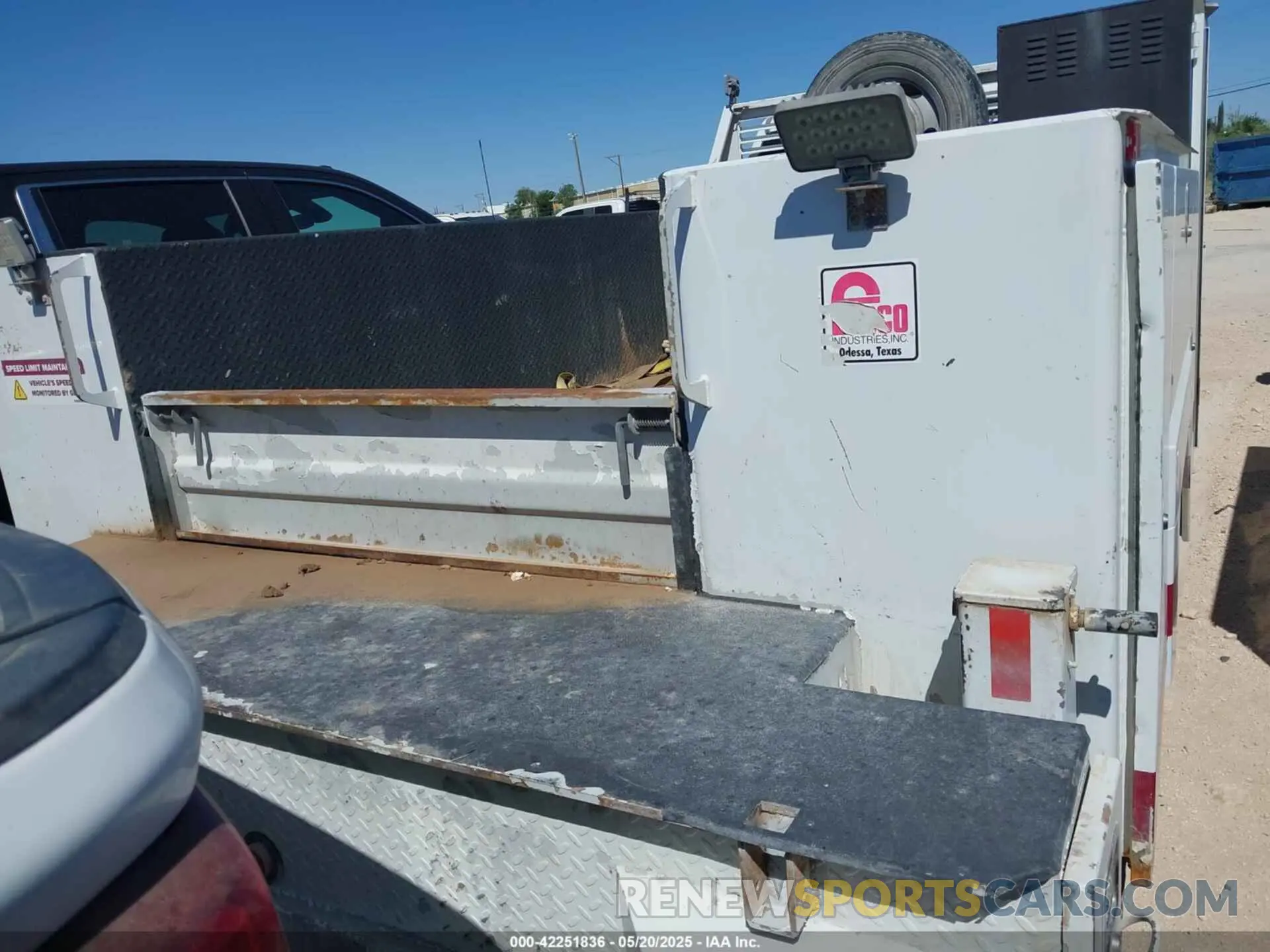 14 fotografías del automóvil dañado 3C7WRNFL9LG102317 RAM 5500 CHASSIS 2020