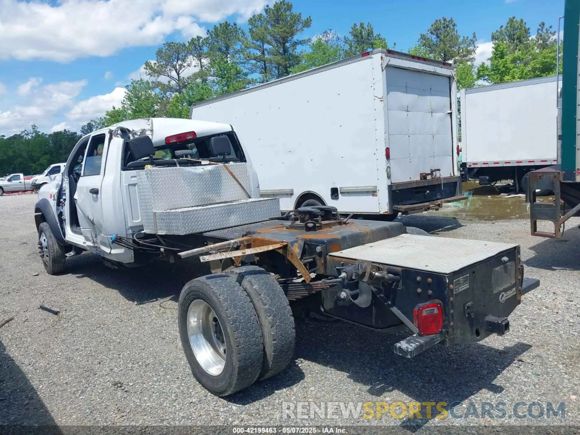 14 fotografías del automóvil dañado 3C7WRNFL3MG683511 RAM 5500 CHASSIS 2021