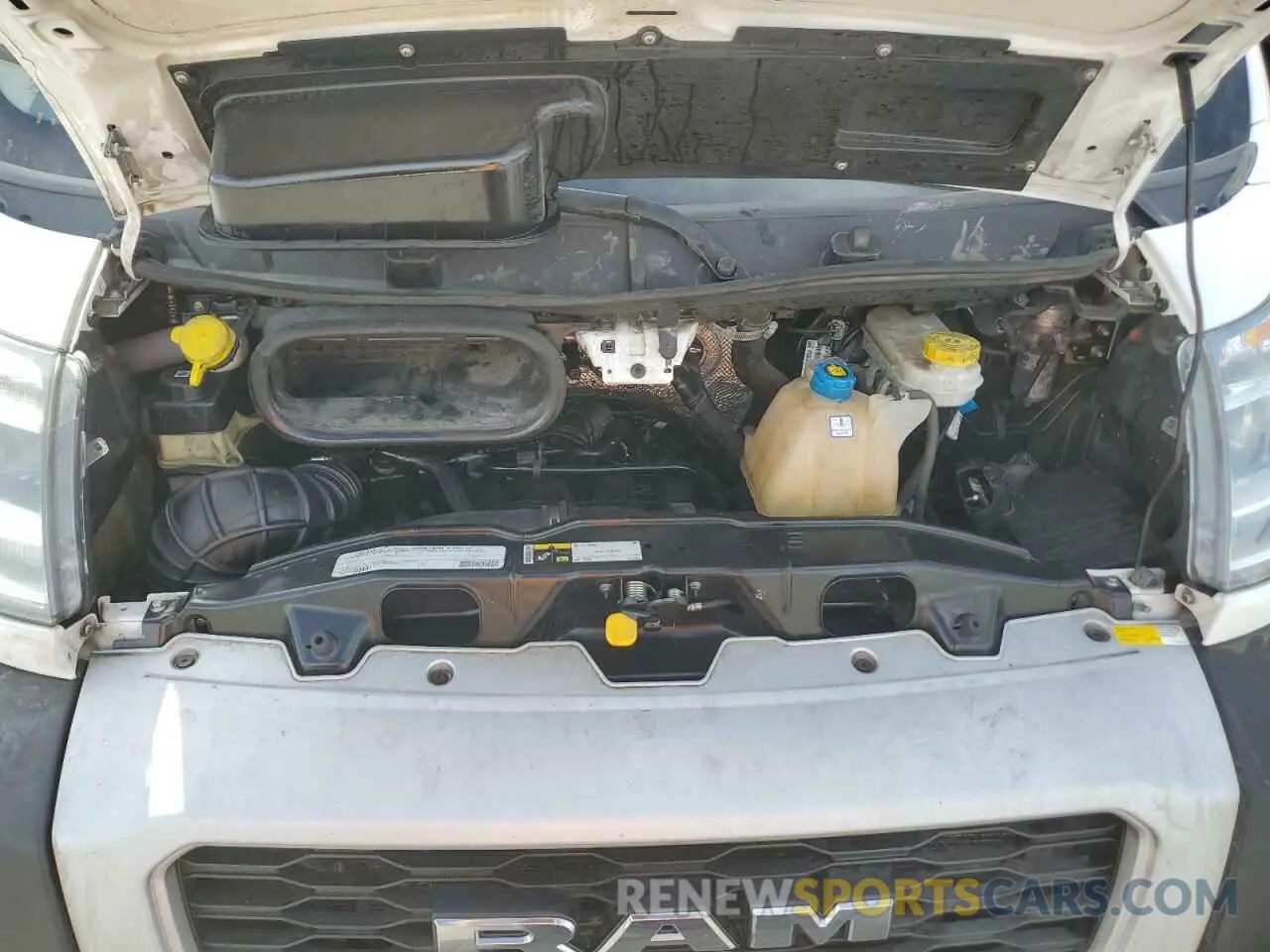 12 fotografías del automóvil dañado 3C6TRVBG4KE512078 RAM All Models 2019