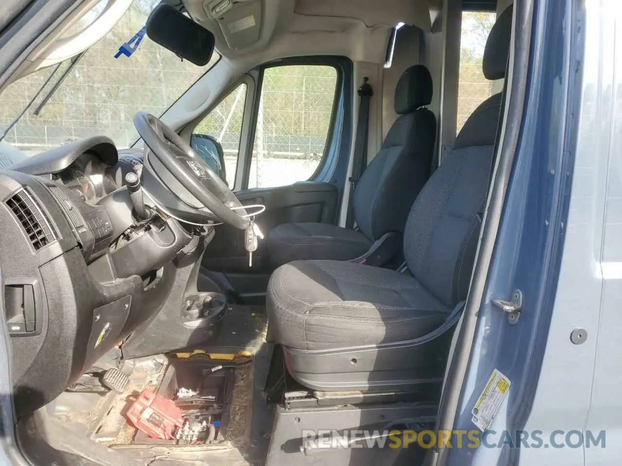 7 fotografías del automóvil dañado 3C6URVJG8KE555280 RAM All Models 2019