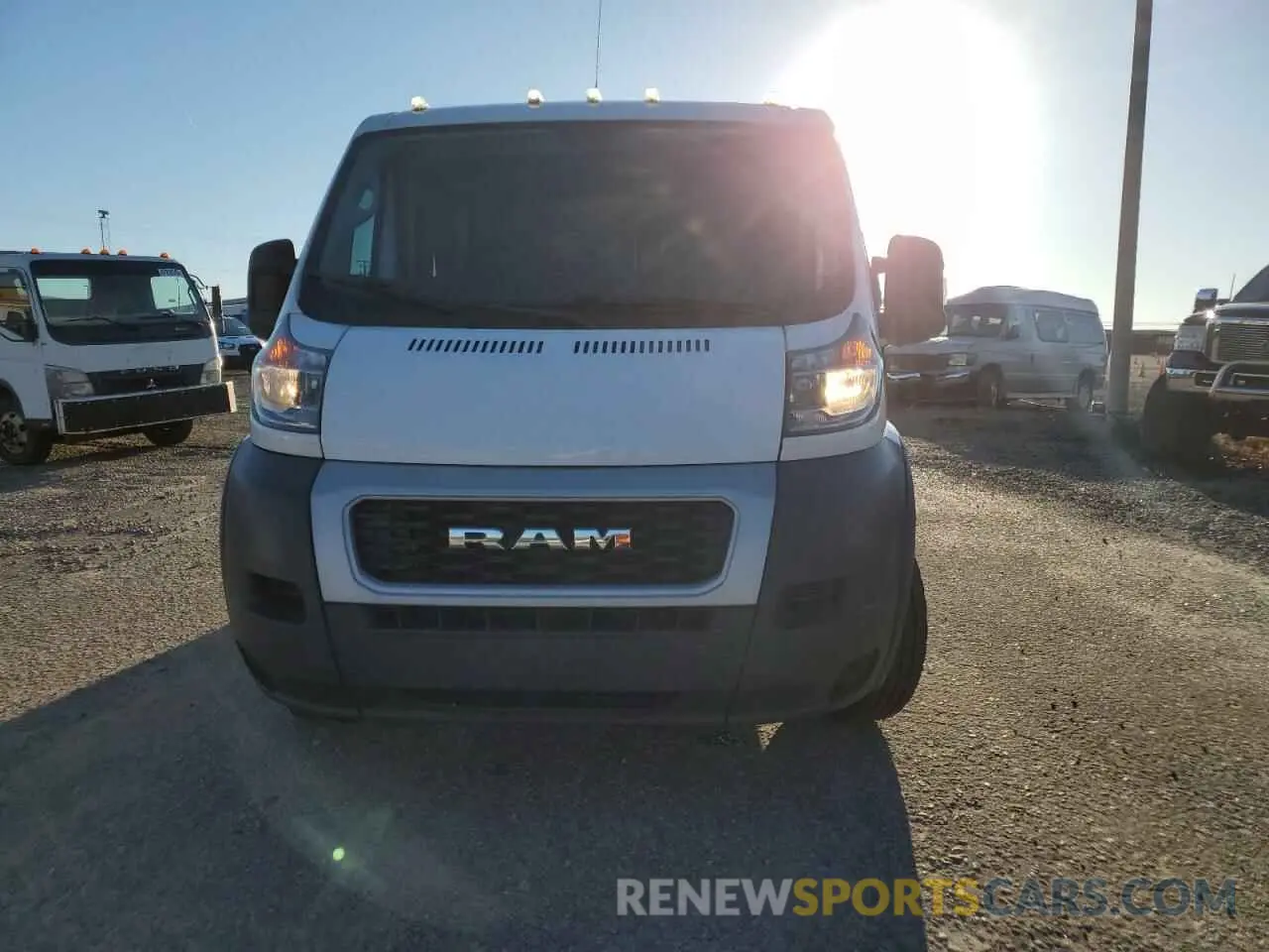 5 fotografías del automóvil dañado 3C6TRVAG2LE109185 RAM All Models 2020