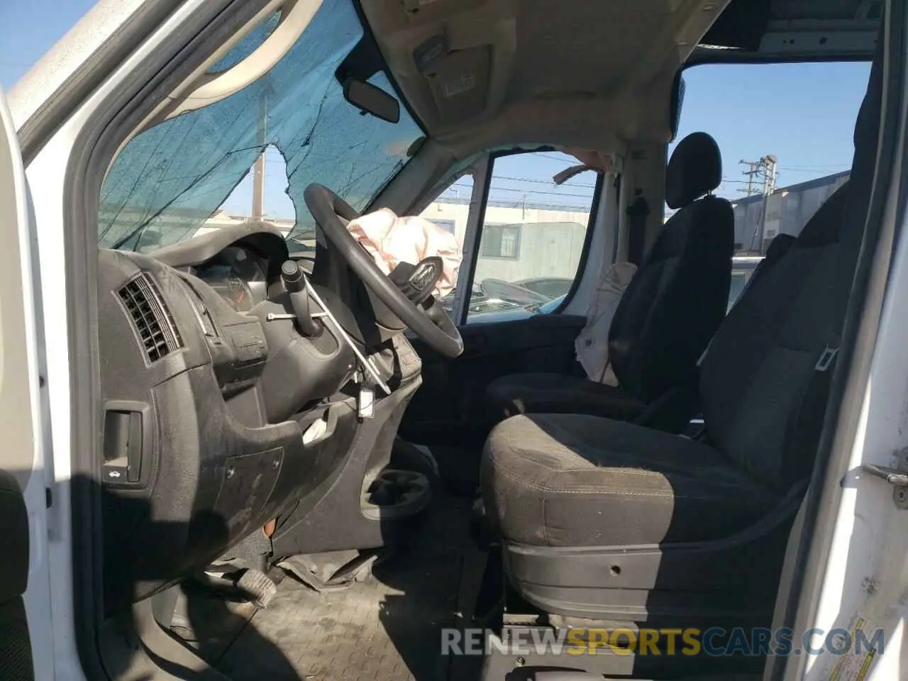 7 fotografías del automóvil dañado 3C6TRVBG7LE127163 RAM All Models 2020