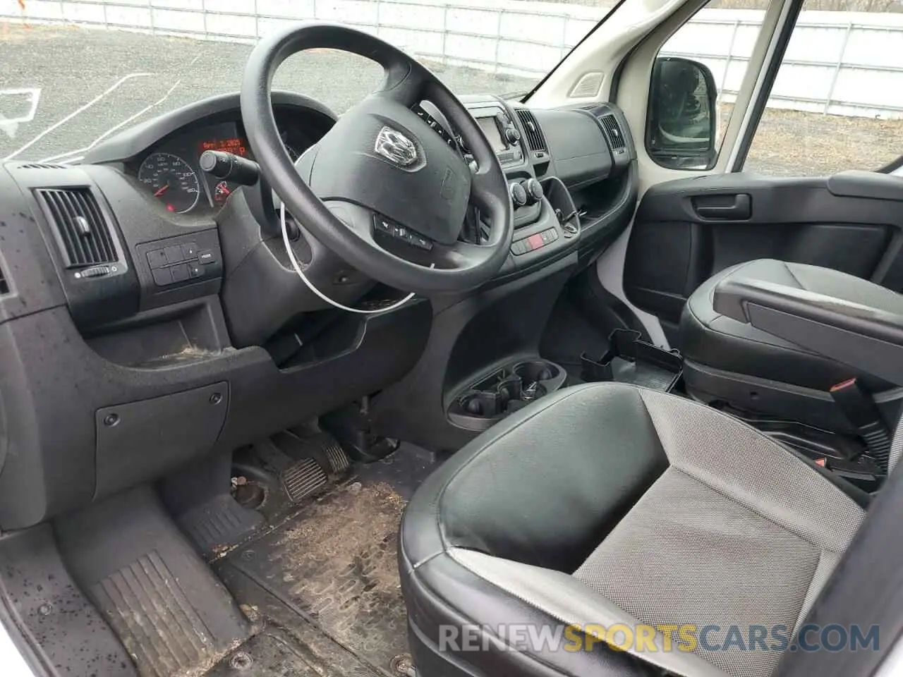 8 fotografías del automóvil dañado 3C6TRVCG5LE114331 RAM All Models 2020