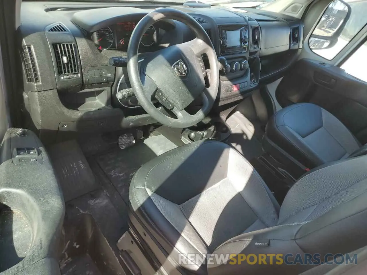 8 fotografías del automóvil dañado 3C6LRVAG0ME577692 RAM All Models 2021