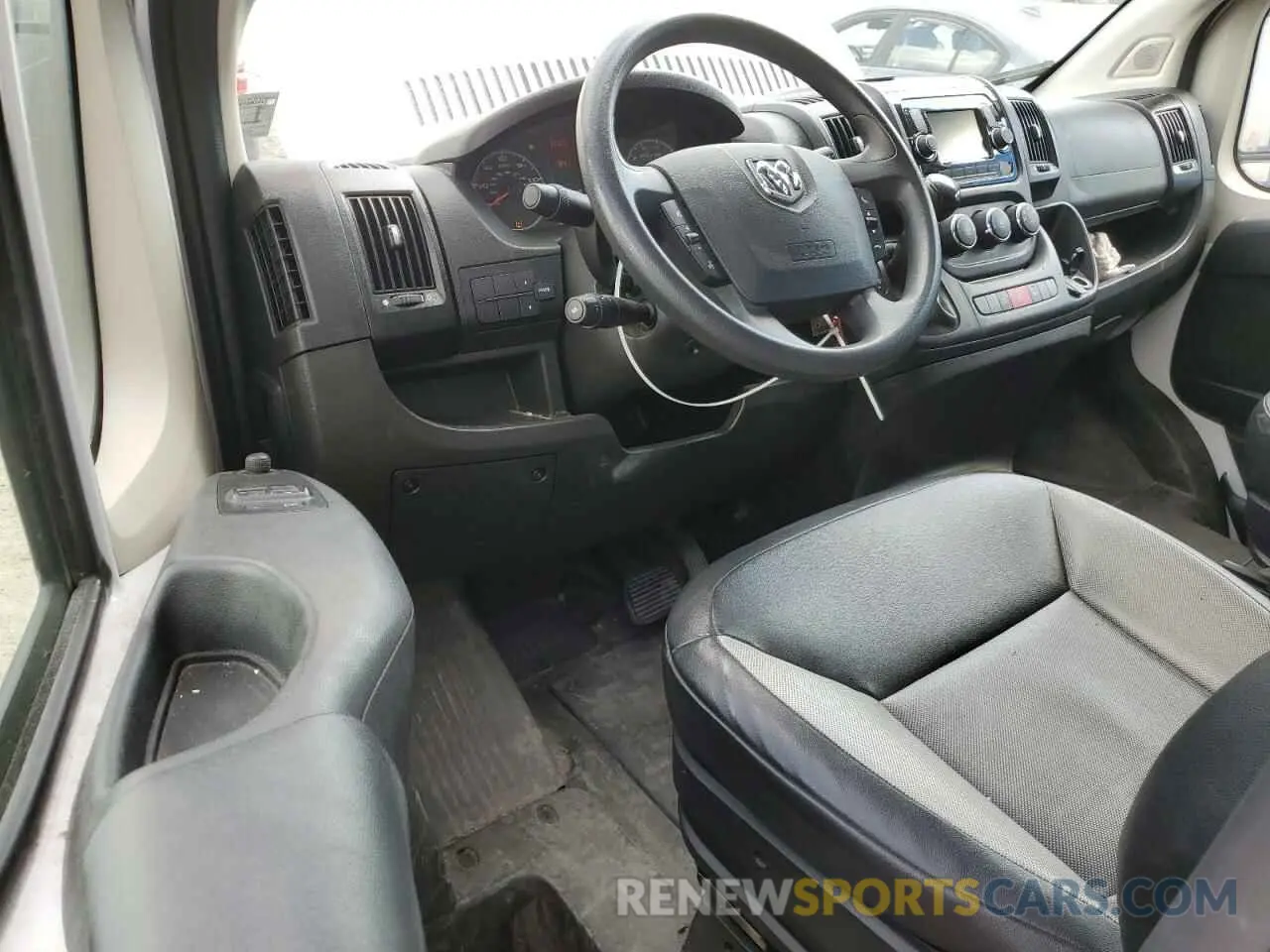 8 fotografías del automóvil dañado 3C6LRVCG1ME507213 RAM All Models 2021
