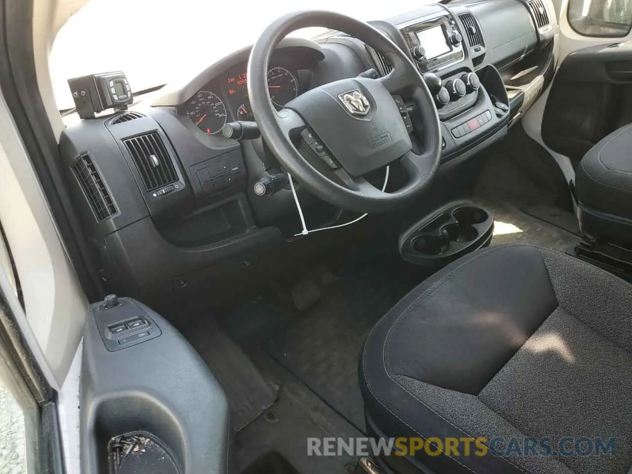 8 fotografías del automóvil dañado 3C6LRVCGXME507758 RAM All Models 2021