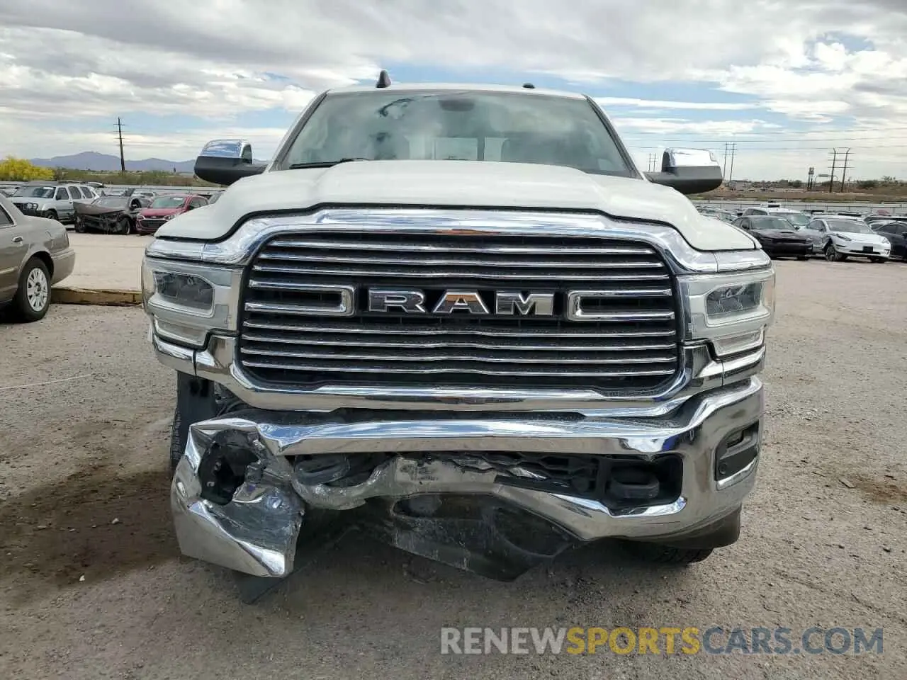 5 fotografías del automóvil dañado 3C6UR5FL5NG228396 RAM All Models 2022
