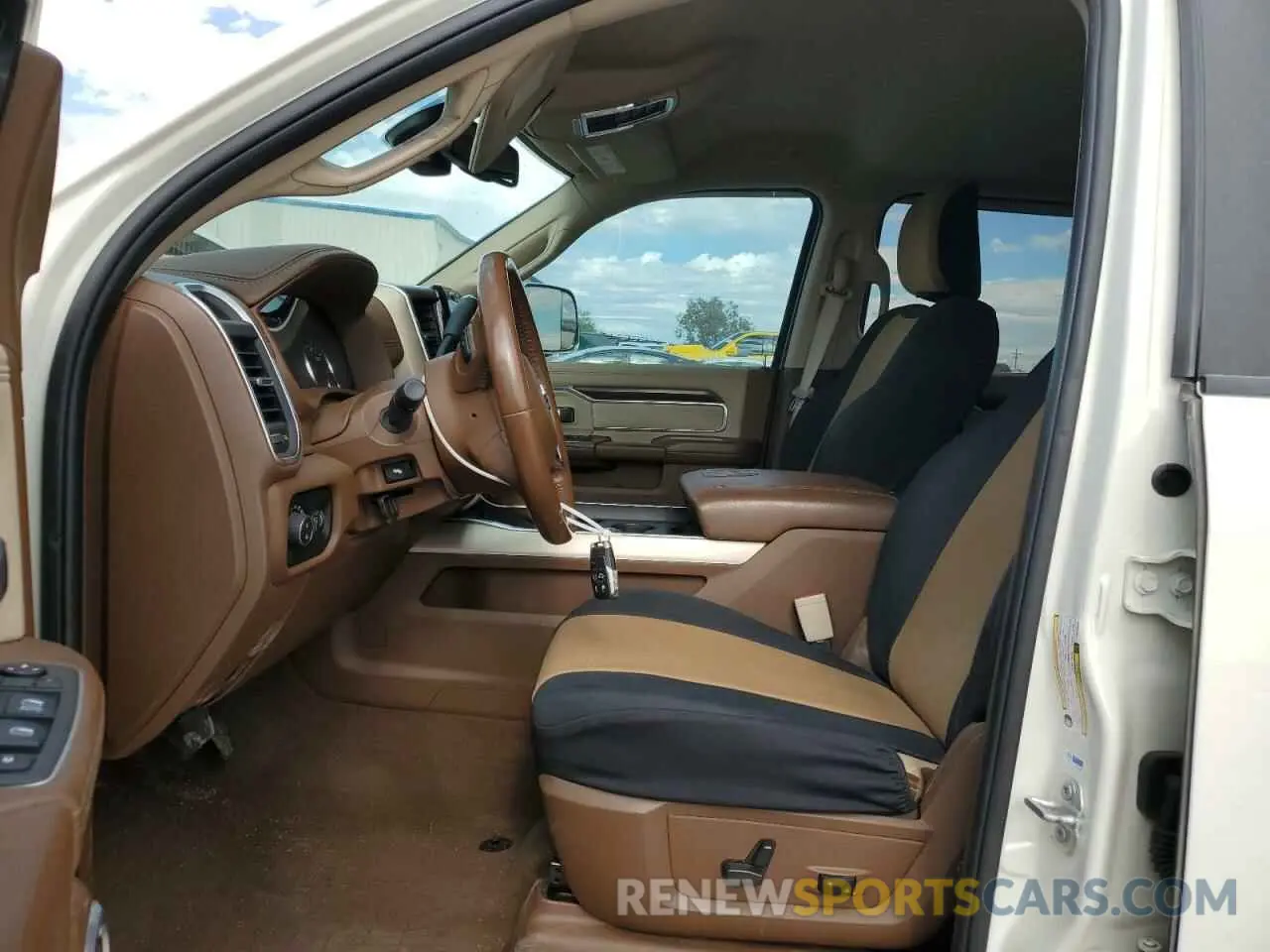 7 fotografías del automóvil dañado 3C6UR5FL5NG228396 RAM All Models 2022