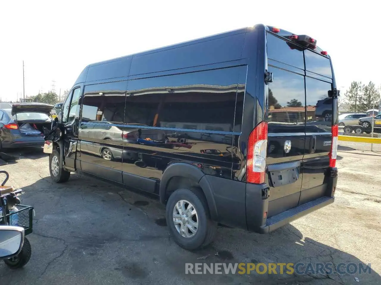 2 fotografías del automóvil dañado 3C6LRVDG8PE554242 RAM All Models 2023