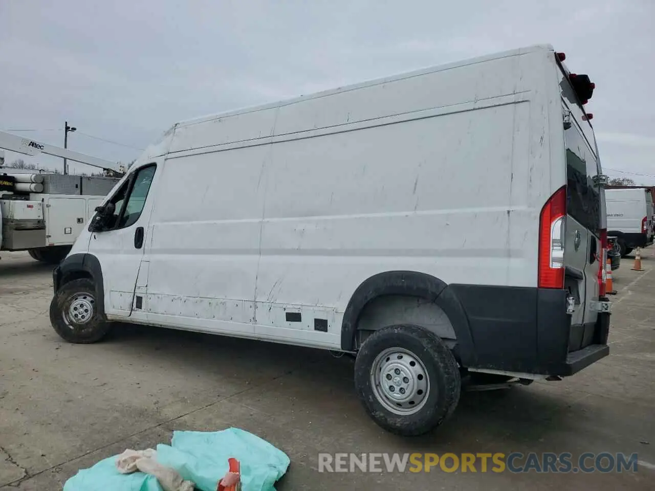 2 fotografías del automóvil dañado 3C6LRVDGXPE504085 RAM All Models 2023