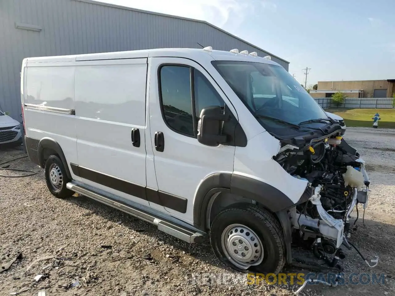 4 fotografías del automóvil dañado 3C6LRVVG3SE516067 RAM All Models 2025