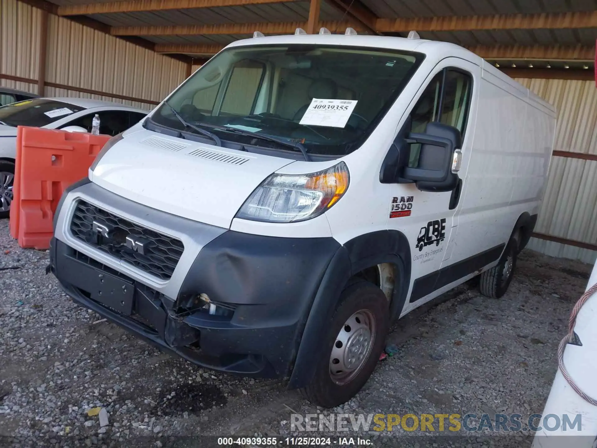 2 fotografías del automóvil dañado 3C6TRVAG0KE509065 RAM PROMASTER 1500 2019