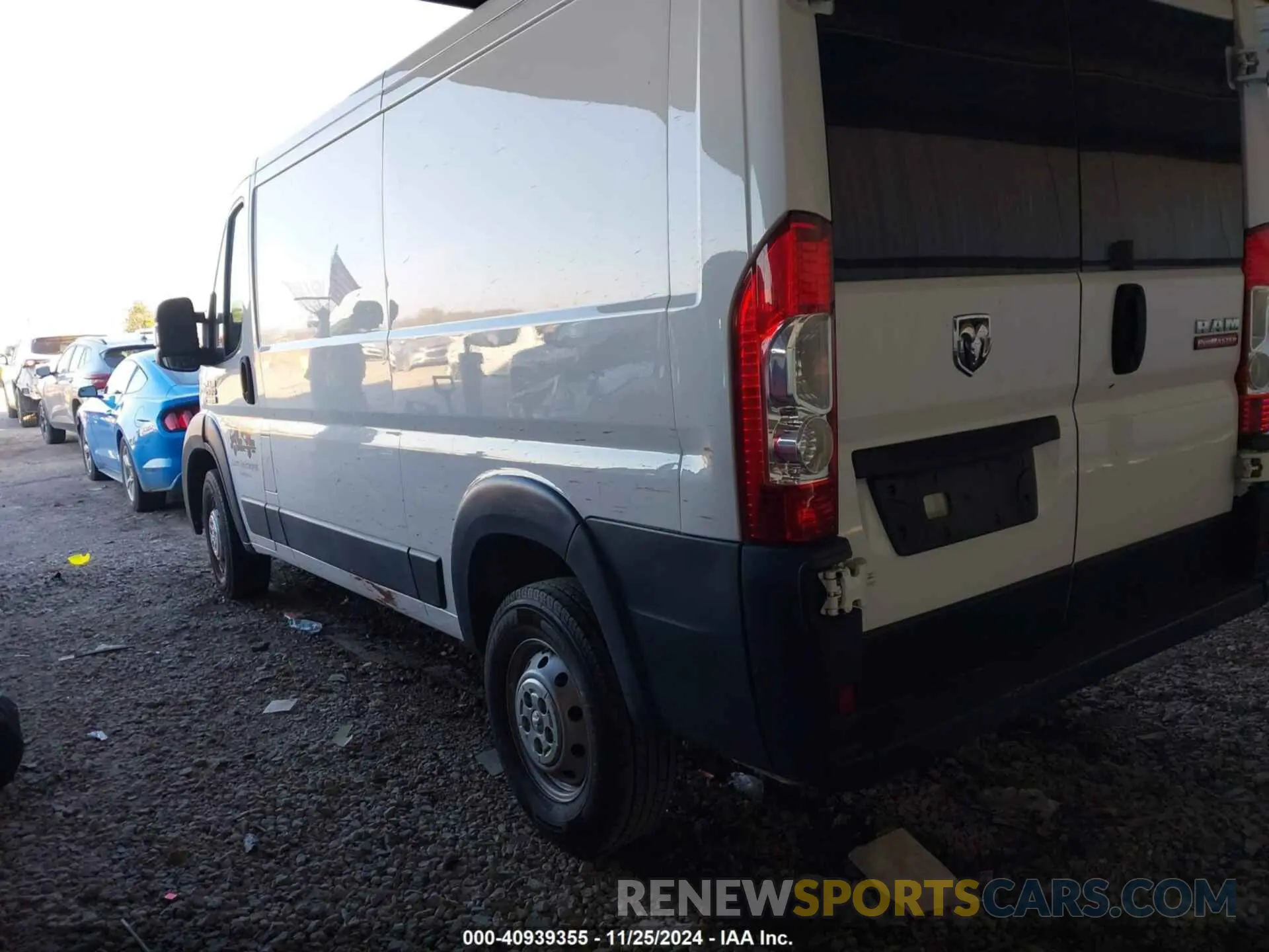 3 fotografías del automóvil dañado 3C6TRVAG0KE509065 RAM PROMASTER 1500 2019