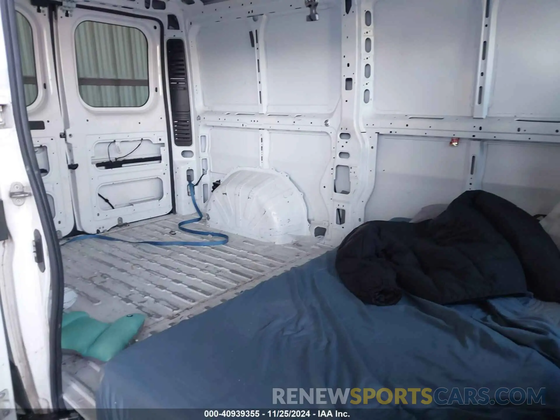 8 fotografías del automóvil dañado 3C6TRVAG0KE509065 RAM PROMASTER 1500 2019