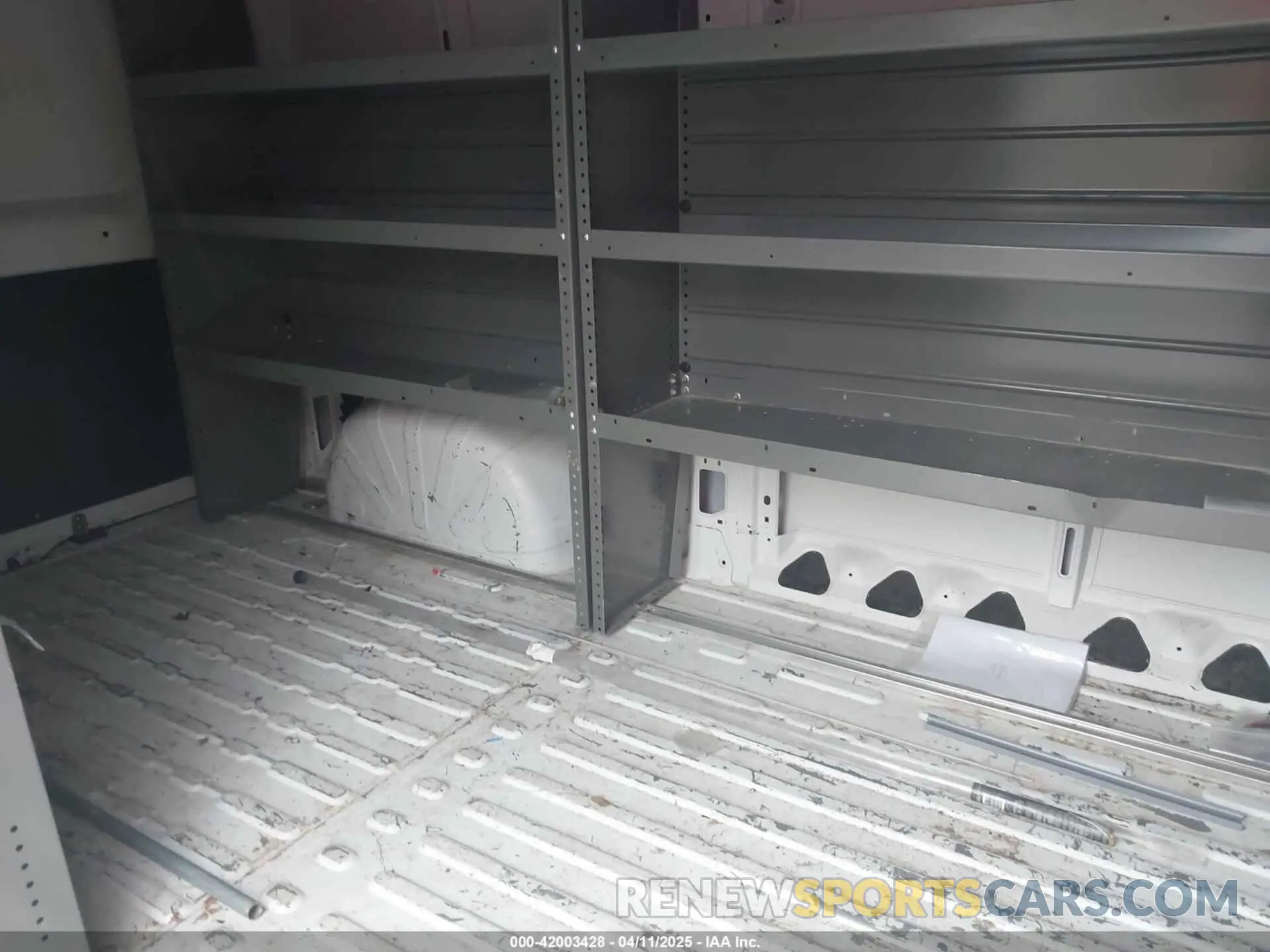 8 fotografías del automóvil dañado 3C6TRVAG2KE555836 RAM PROMASTER 1500 2019