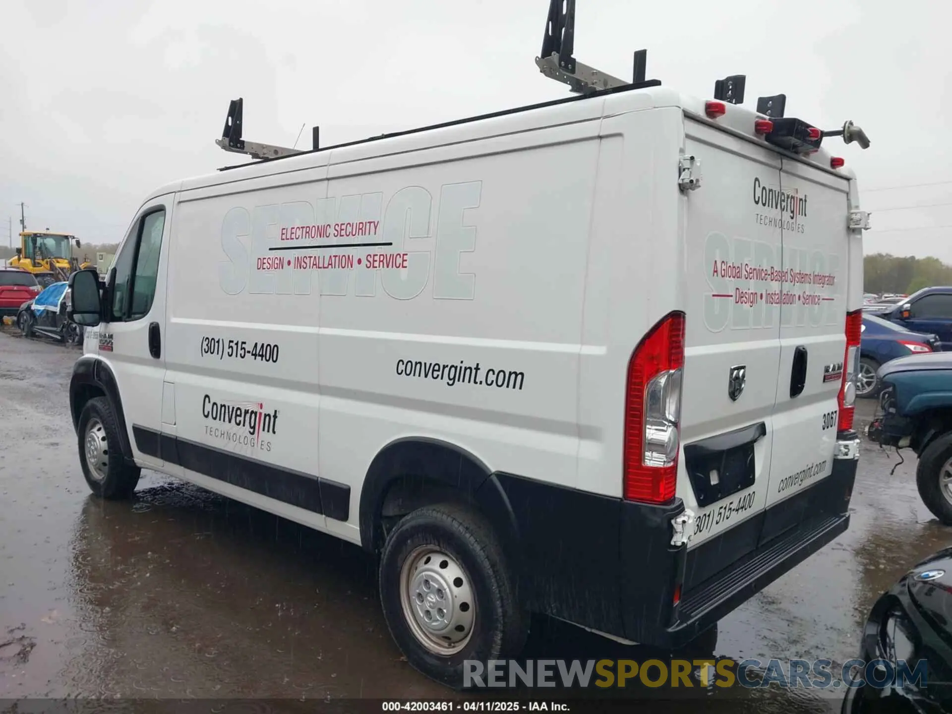 3 fotografías del automóvil dañado 3C6TRVAG9KE555834 RAM PROMASTER 1500 2019