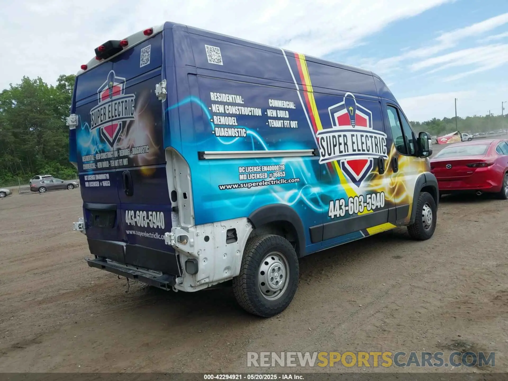 4 fotografías del automóvil dañado 3C6TRVBG5KE565887 RAM PROMASTER 1500 2019