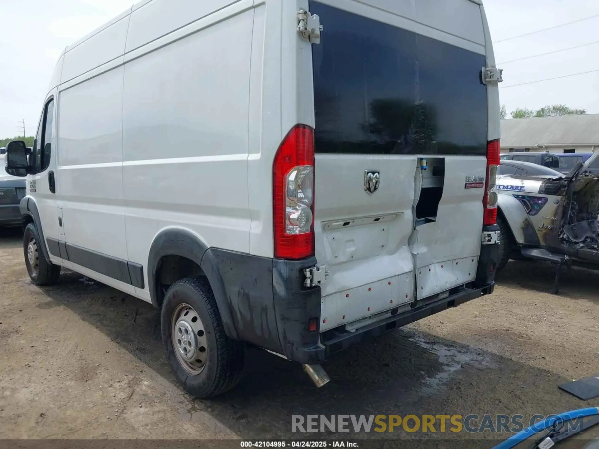 6 fotografías del automóvil dañado 3C6TRVBG7KE525665 RAM PROMASTER 1500 2019