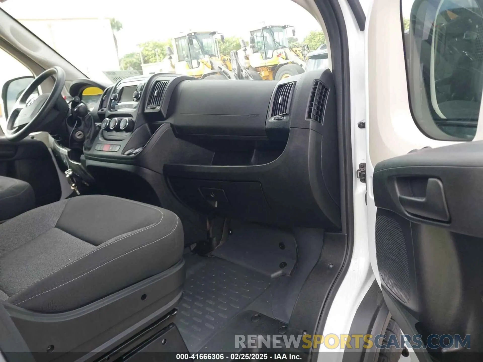 5 fotografías del automóvil dañado 3C6TRVBG7KE559461 RAM PROMASTER 1500 2019