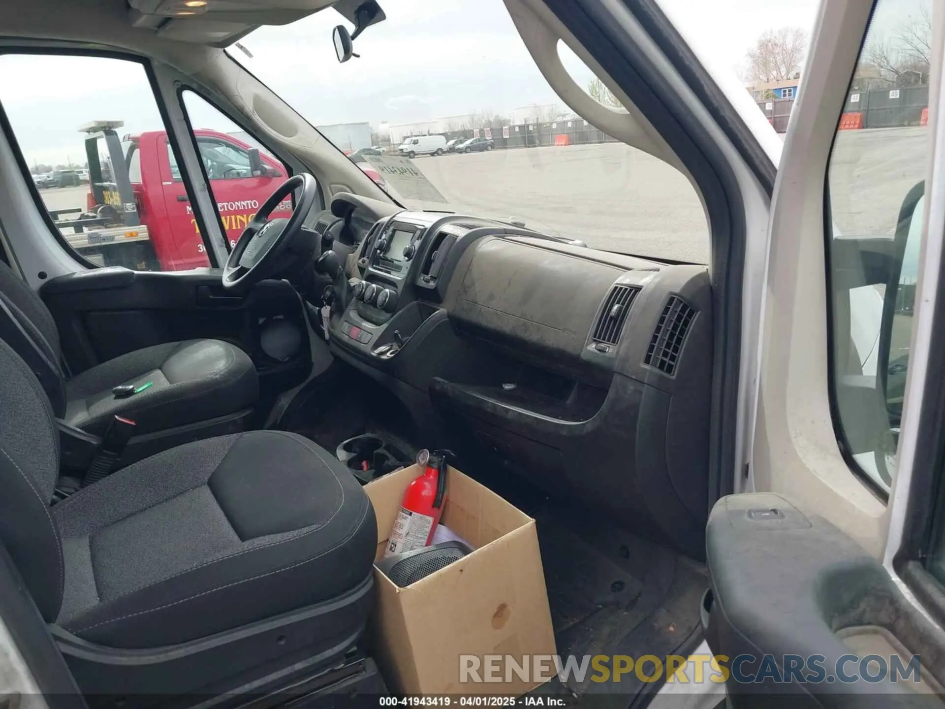 5 fotografías del automóvil dañado 3C6TRVBGXKE557171 RAM PROMASTER 1500 2019