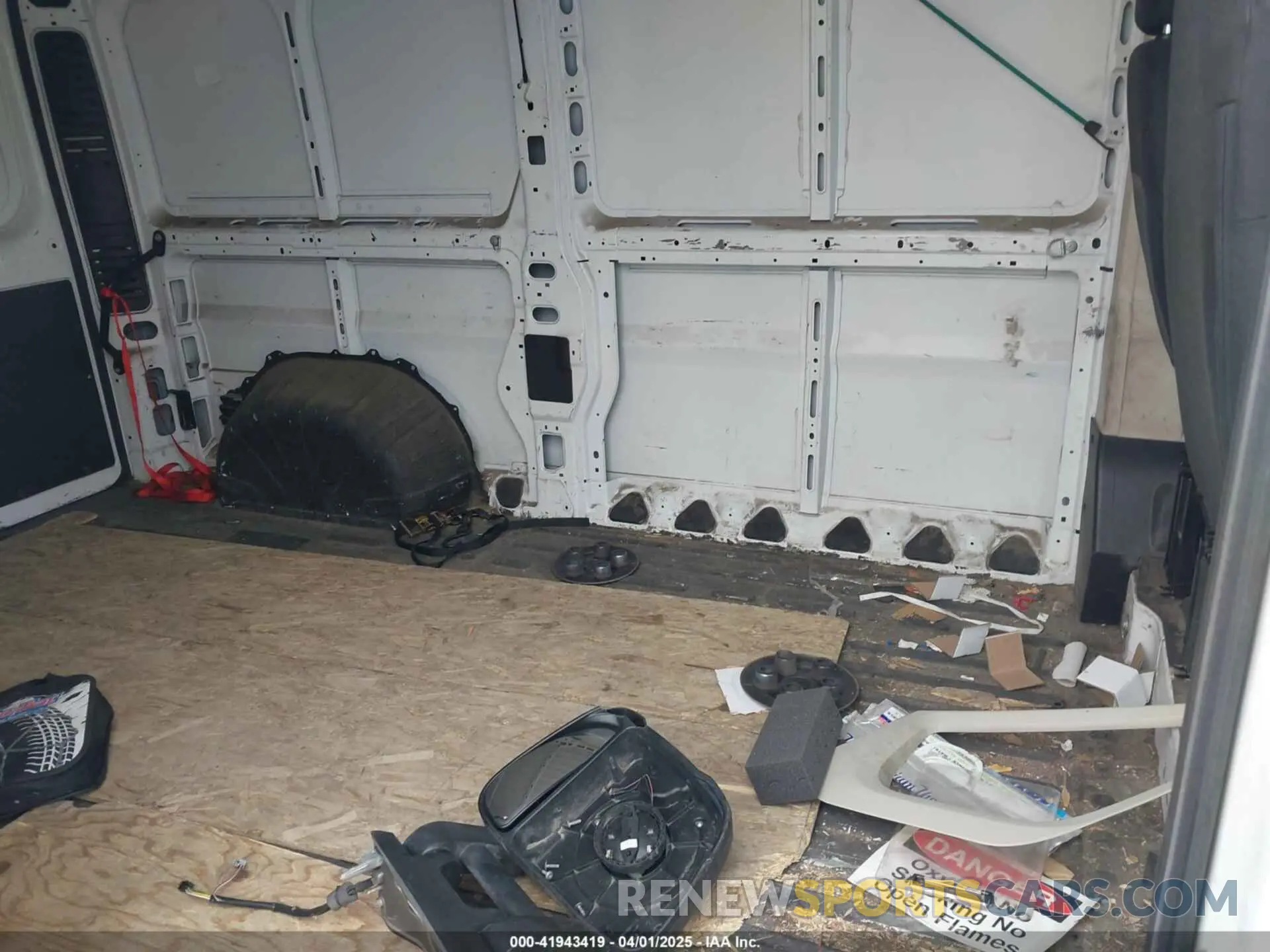 8 fotografías del automóvil dañado 3C6TRVBGXKE557171 RAM PROMASTER 1500 2019