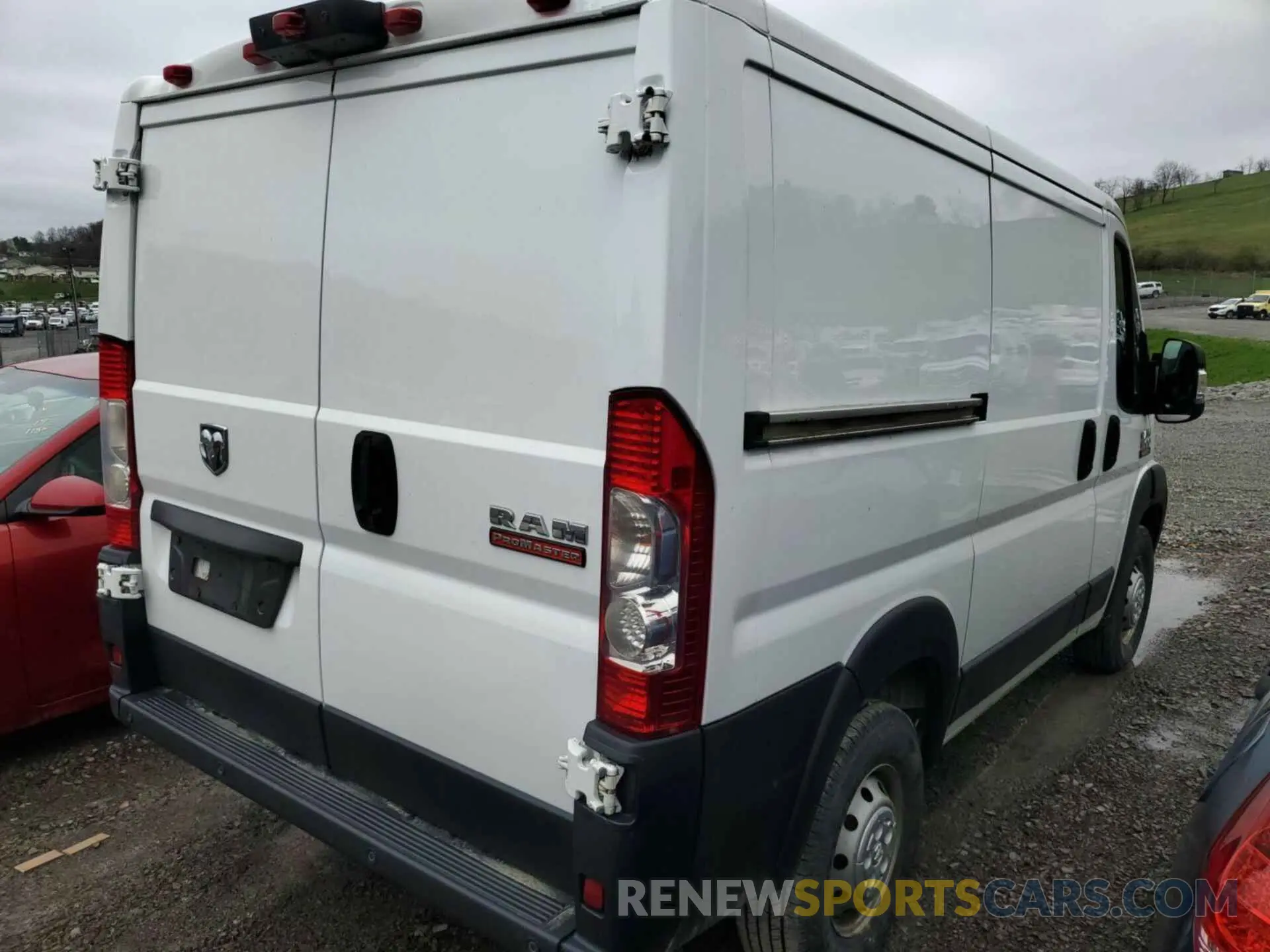 7 fotografías del automóvil dañado 3C6TRVNG6KE522560 RAM PROMASTER 1500 2019