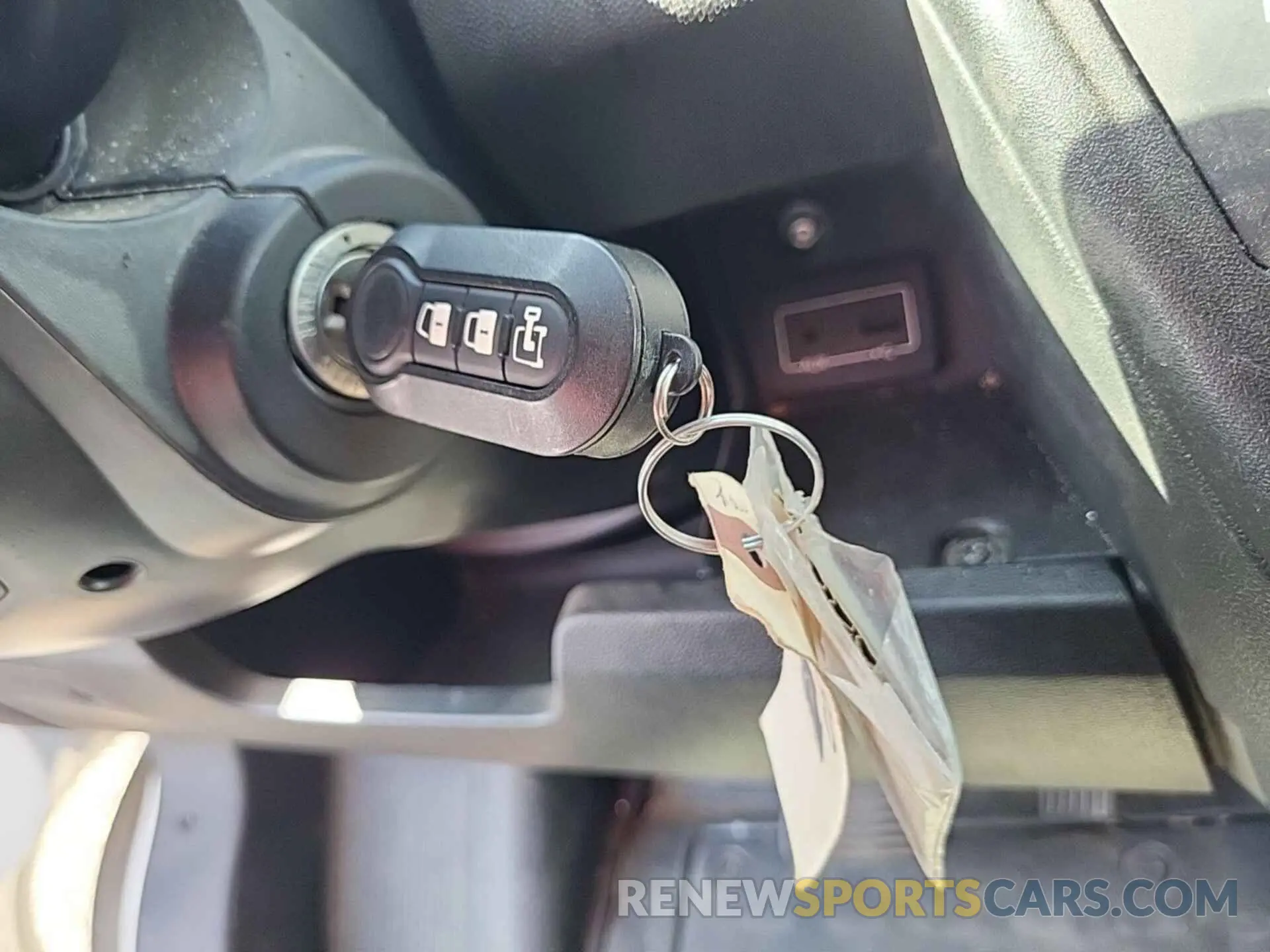 4 fotografías del automóvil dañado 3C6TRVAGXLE135341 RAM PROMASTER 1500 2020