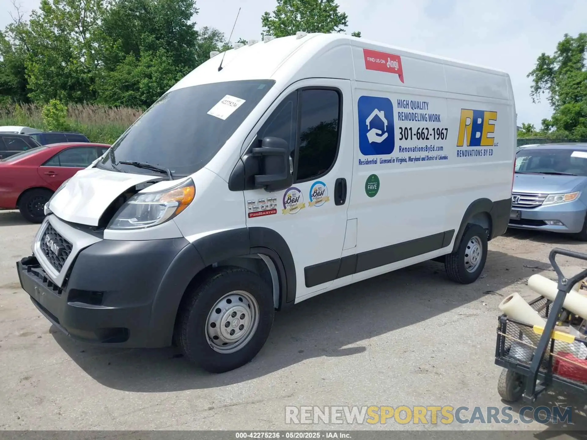 2 fotografías del automóvil dañado 3C6TRVBG0LE127103 RAM PROMASTER 1500 2020