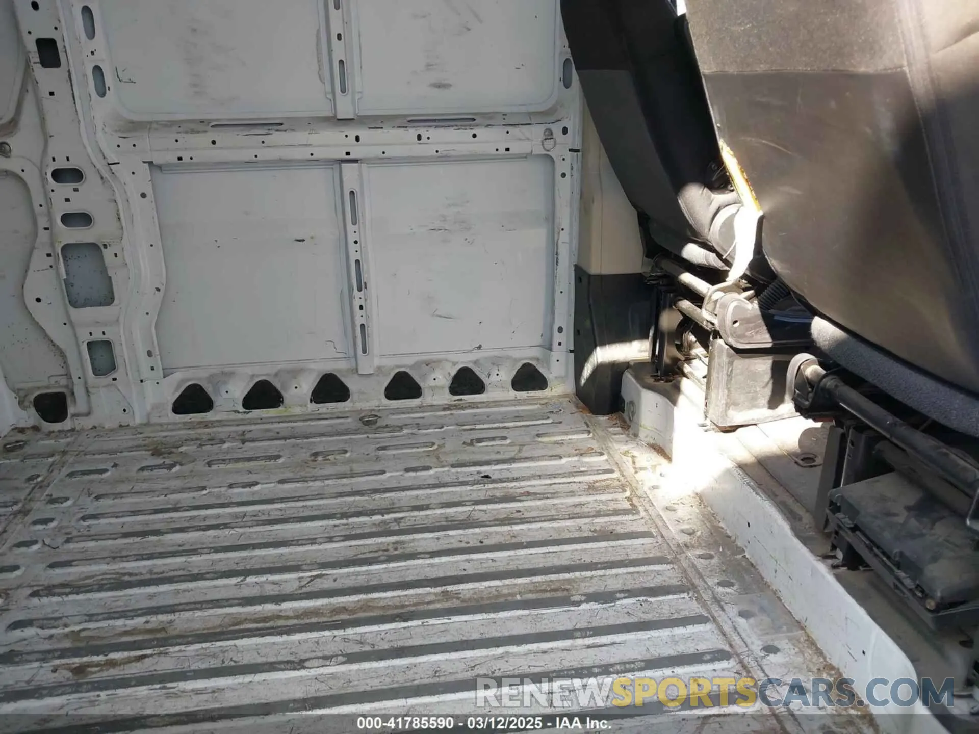 8 fotografías del automóvil dañado 3C6TRVBG6LE114033 RAM PROMASTER 1500 2020