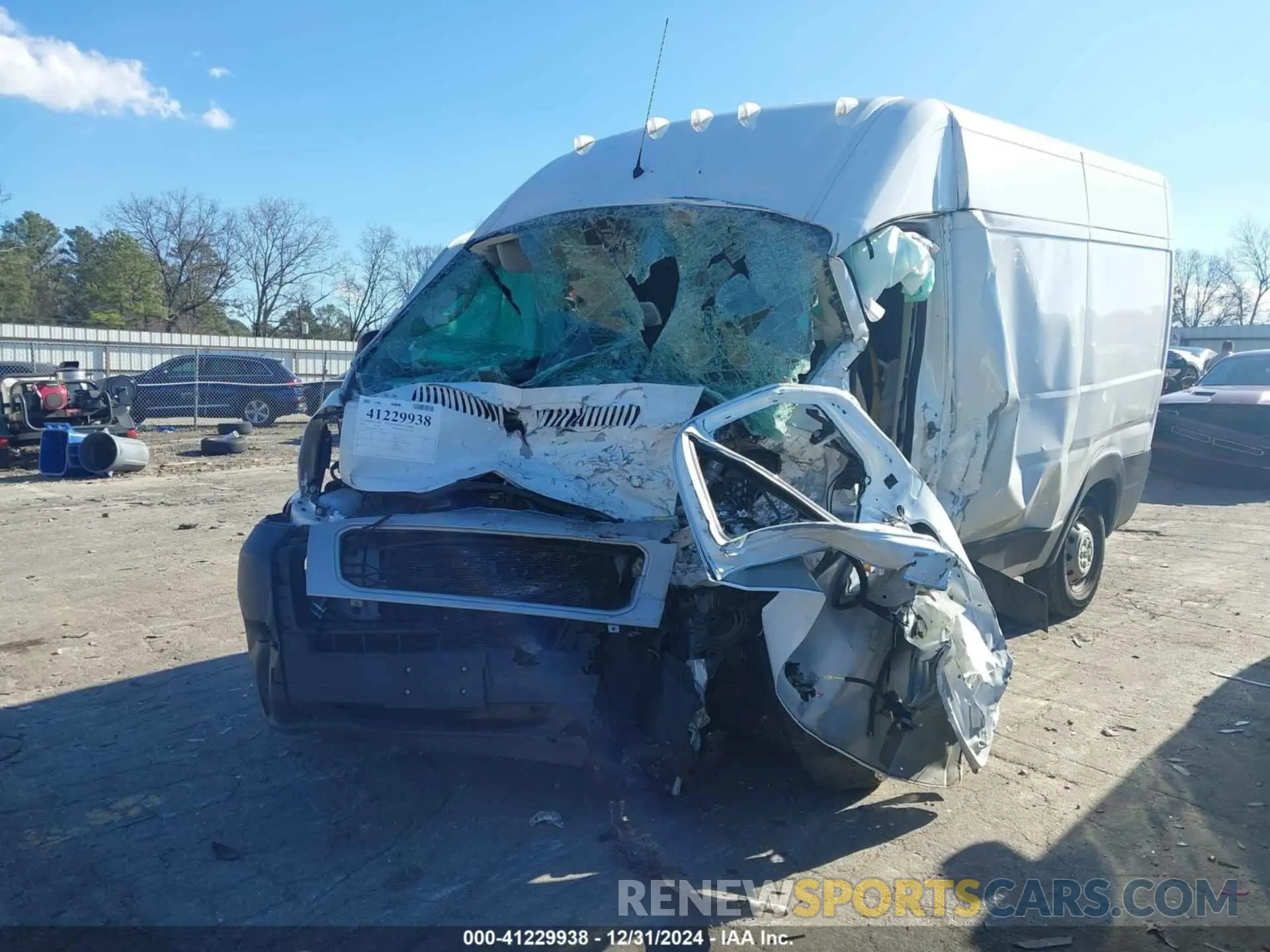 2 fotografías del automóvil dañado 3C6TRVBG8LE127219 RAM PROMASTER 1500 2020