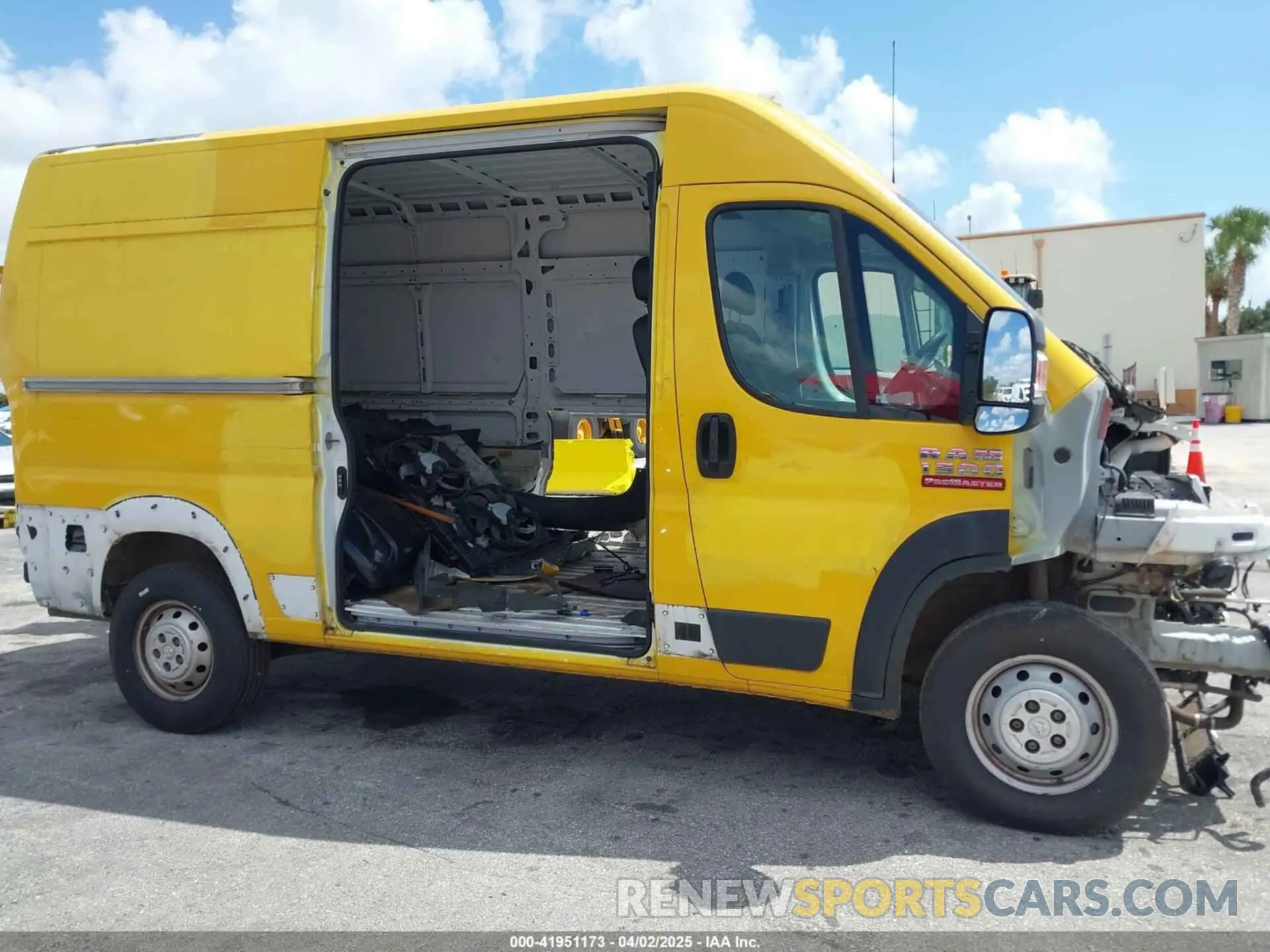13 fotografías del automóvil dañado 3C6TRVBG9LE116357 RAM PROMASTER 1500 2020