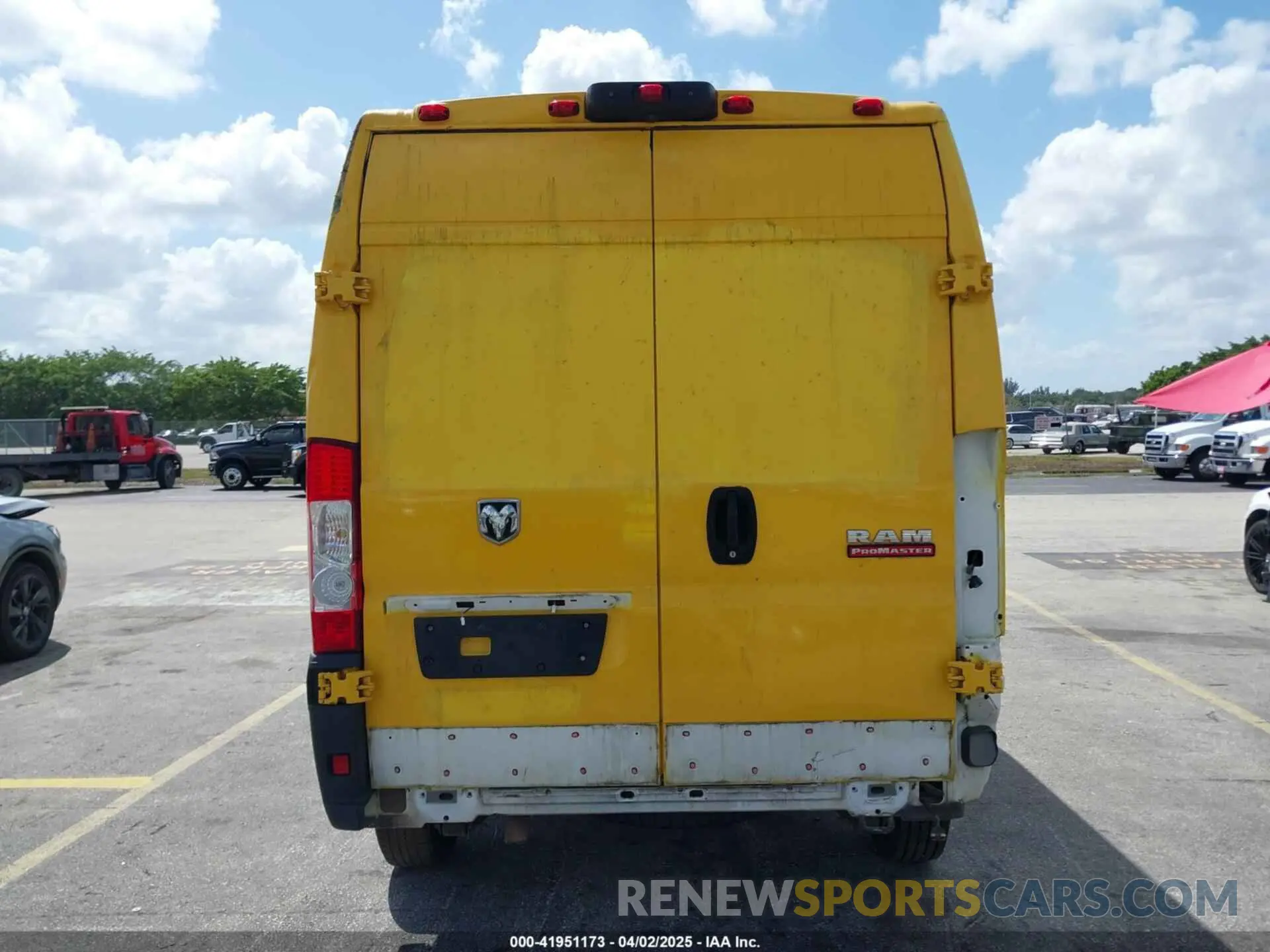 16 fotografías del automóvil dañado 3C6TRVBG9LE116357 RAM PROMASTER 1500 2020