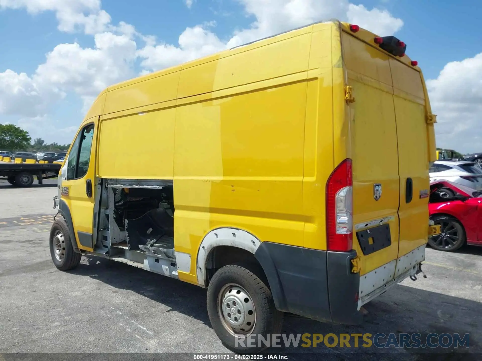 3 fotografías del automóvil dañado 3C6TRVBG9LE116357 RAM PROMASTER 1500 2020