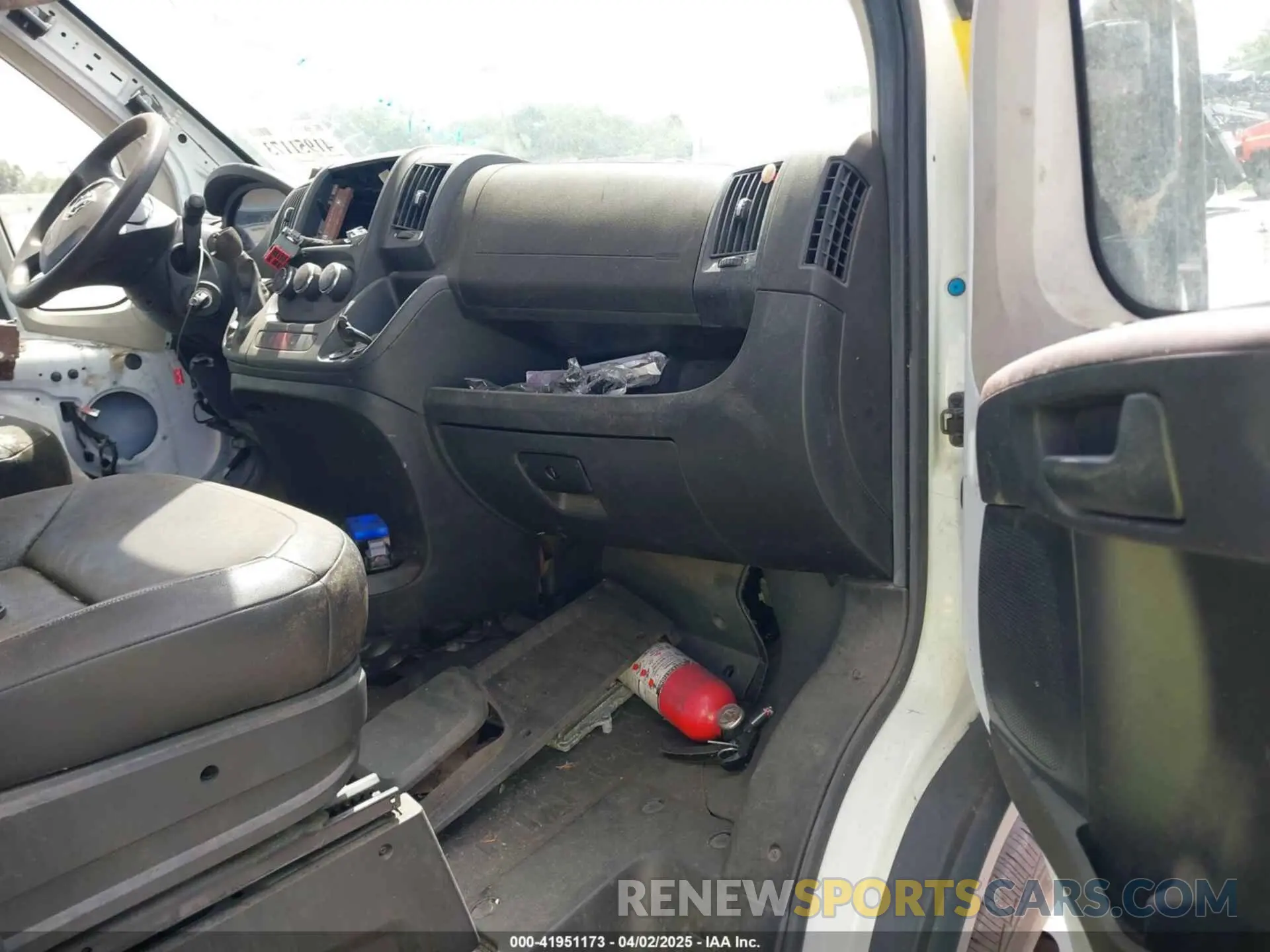 5 fotografías del automóvil dañado 3C6TRVBG9LE116357 RAM PROMASTER 1500 2020