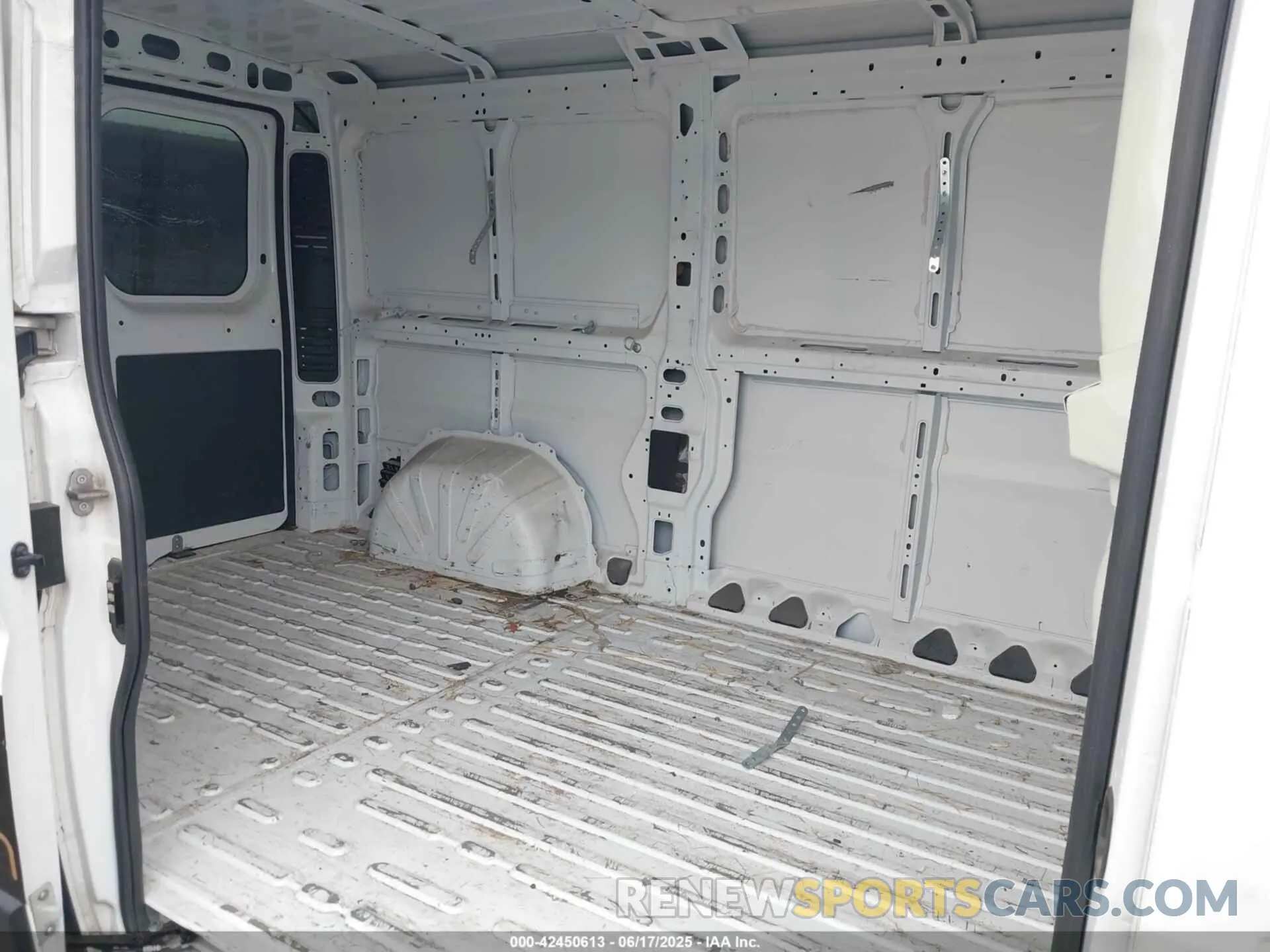 8 fotografías del automóvil dañado 3C6LRVAG1ME530011 RAM PROMASTER 1500 2021