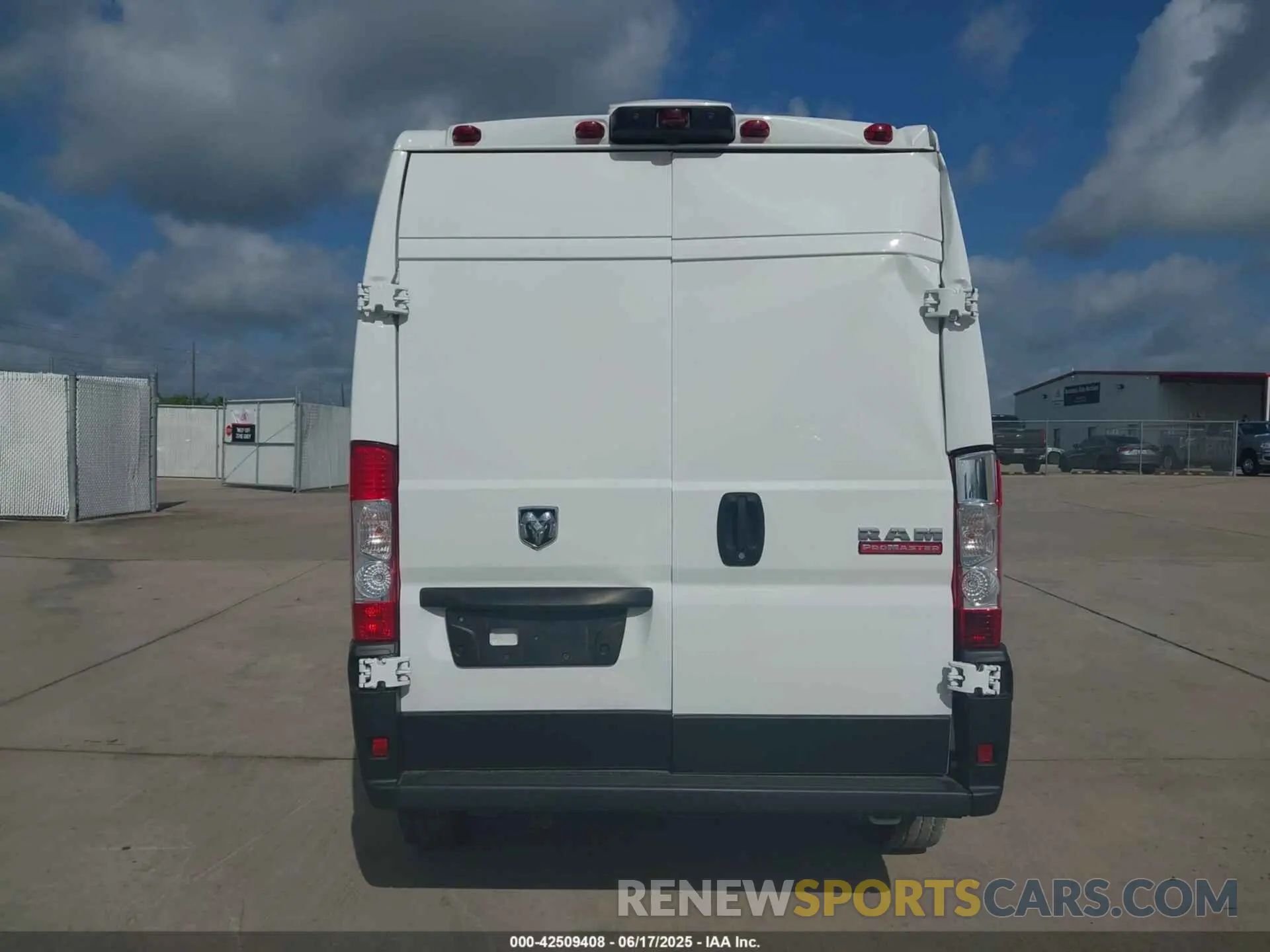 15 fotografías del automóvil dañado 3C6LRVBG1ME581703 RAM PROMASTER 1500 2021