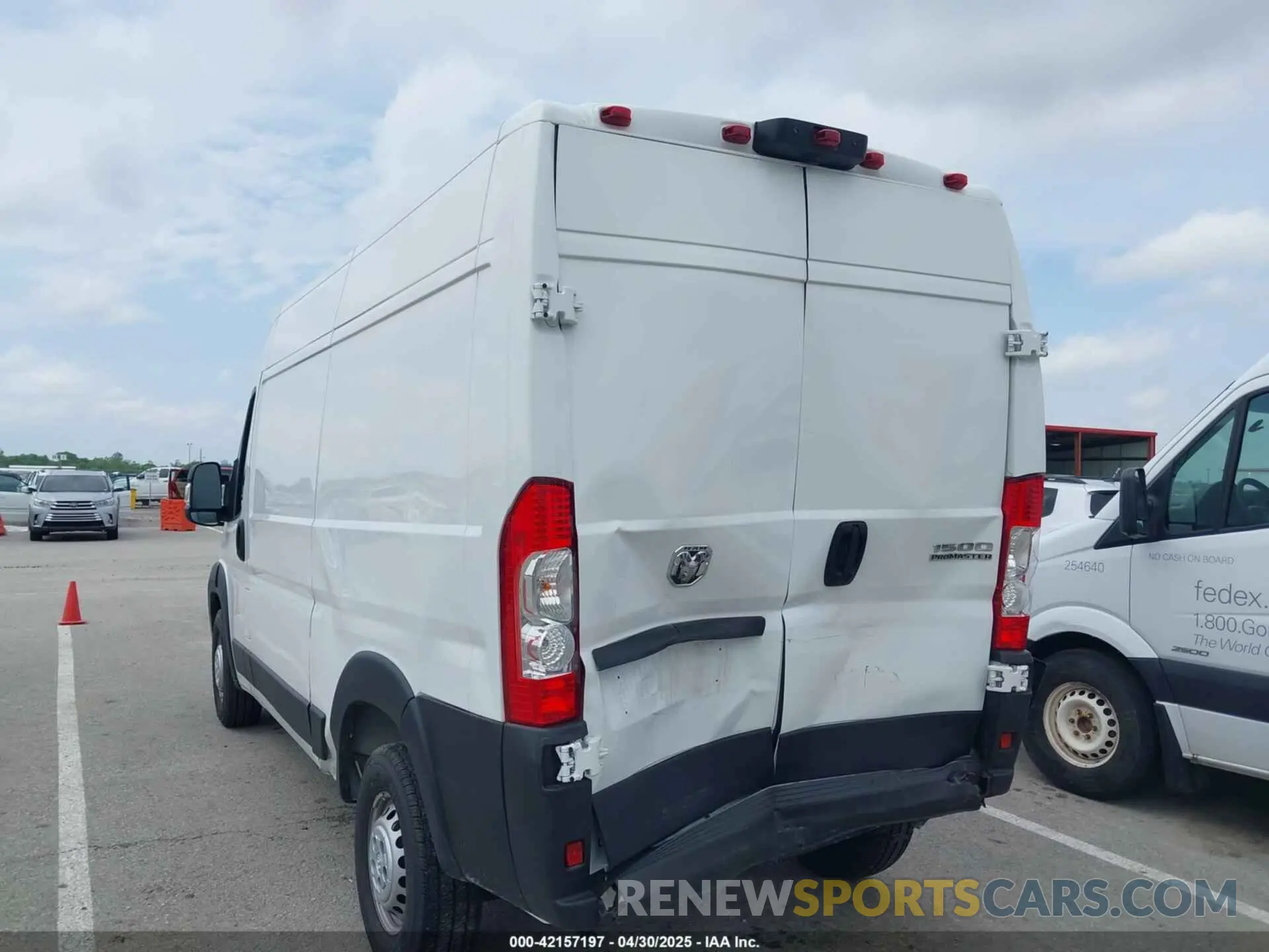 3 fotografías del automóvil dañado 3C6LRVBG0RE124954 RAM PROMASTER 1500 2024